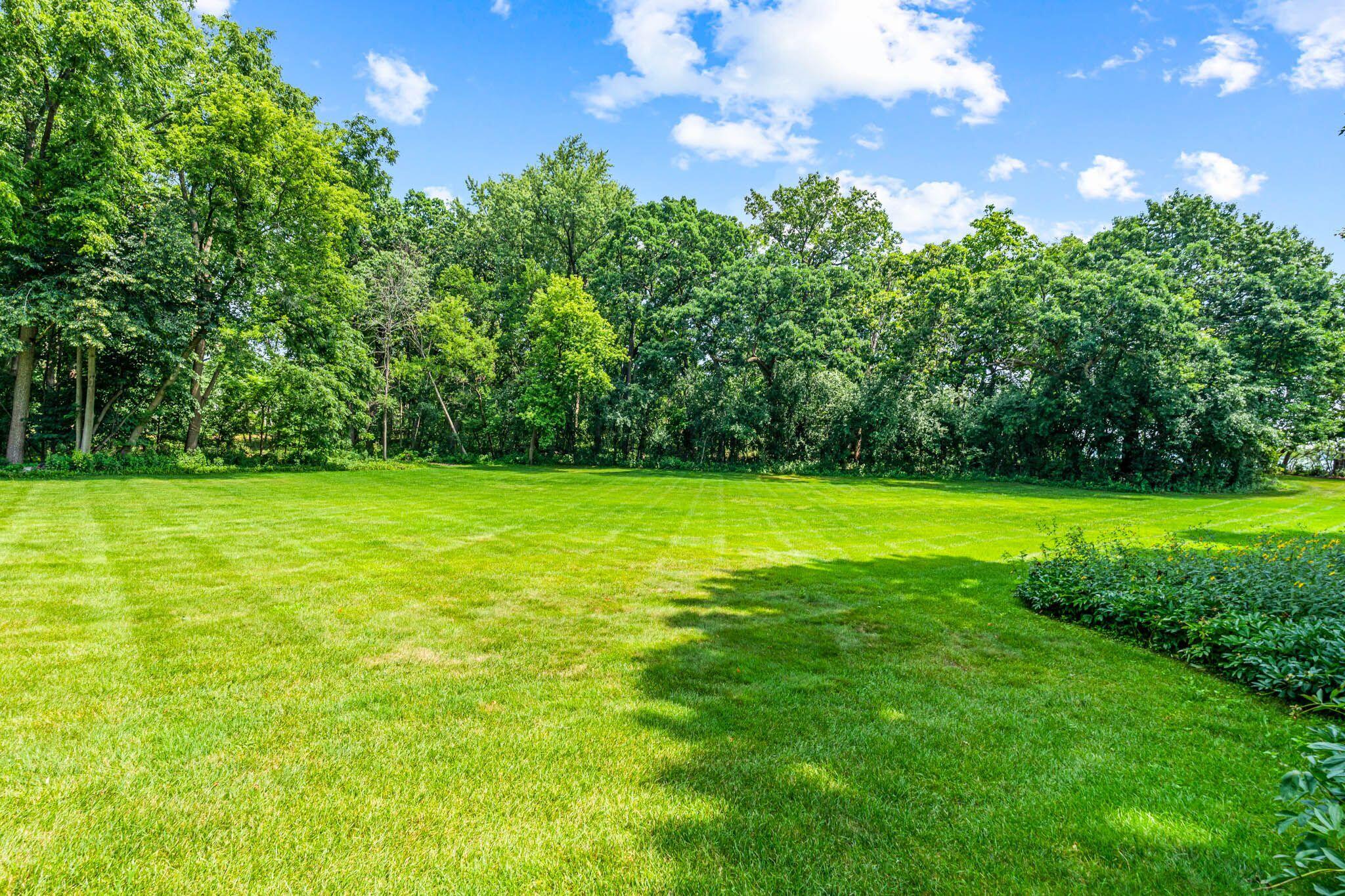 Wisconsin Lake Home for sale (MLS#: 1928516) at 1  Earling Ct, in Oconomowoc Lake, Wisconsin. (10 of 35)