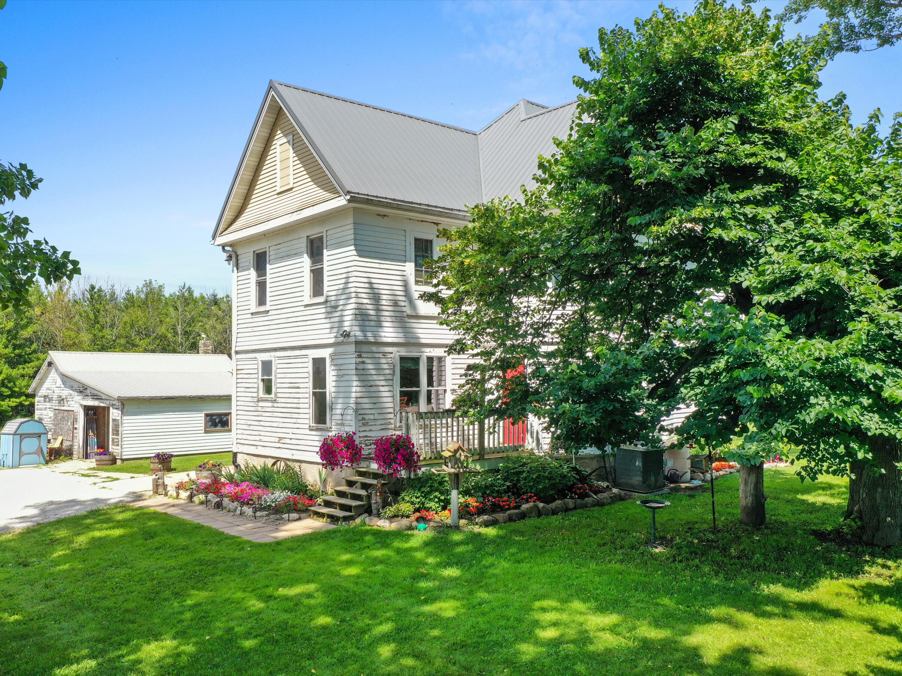 Wisconsin Lake Home for sale (MLS#: 1928522) at 3106 E County Highway V -, in Mishicot, Wisconsin. (4 of 57)