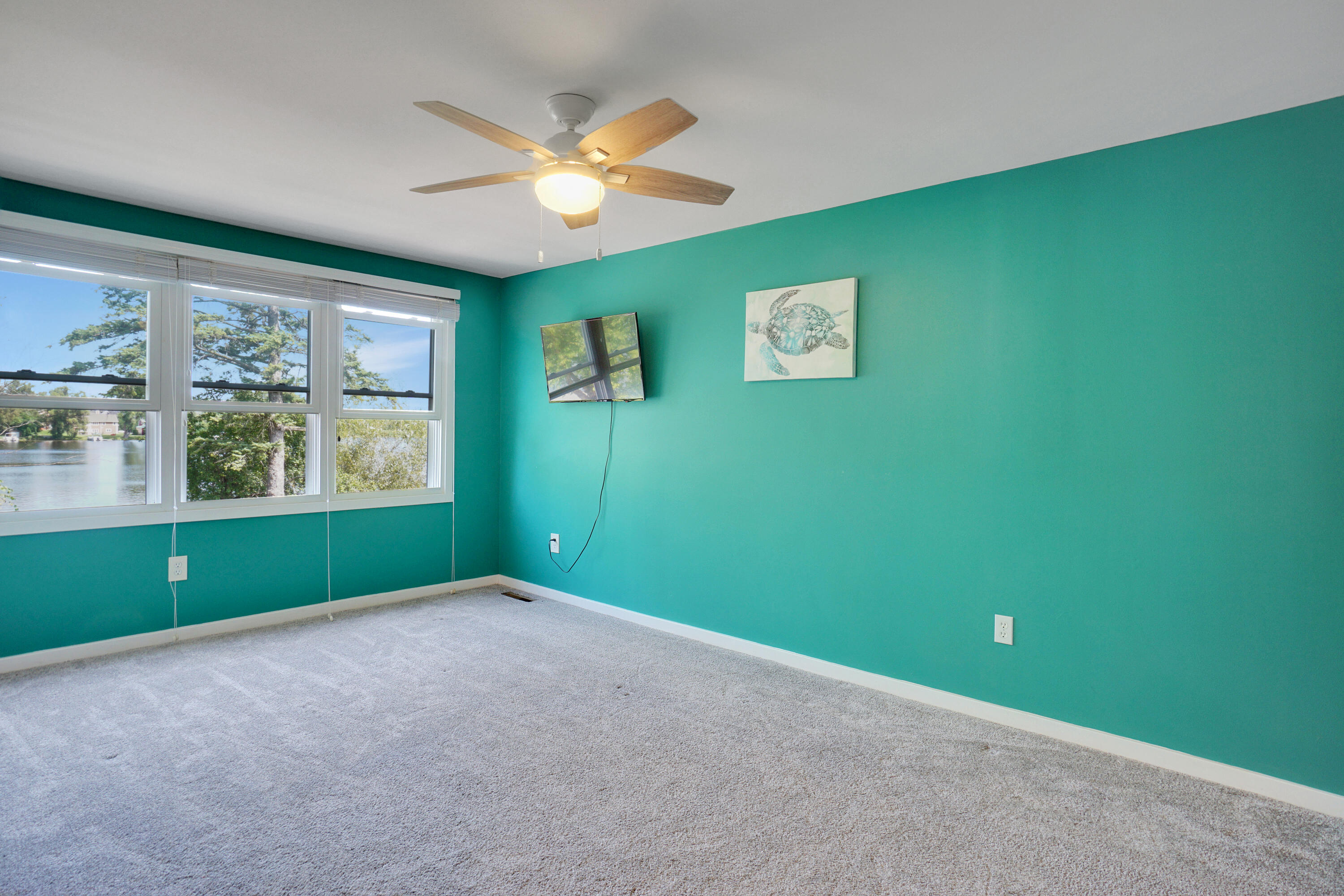 Wisconsin Lake Home for sale (MLS#: 1928553) at 3358 S Shore Dr, in Richfield, Wisconsin. (11 of 27)