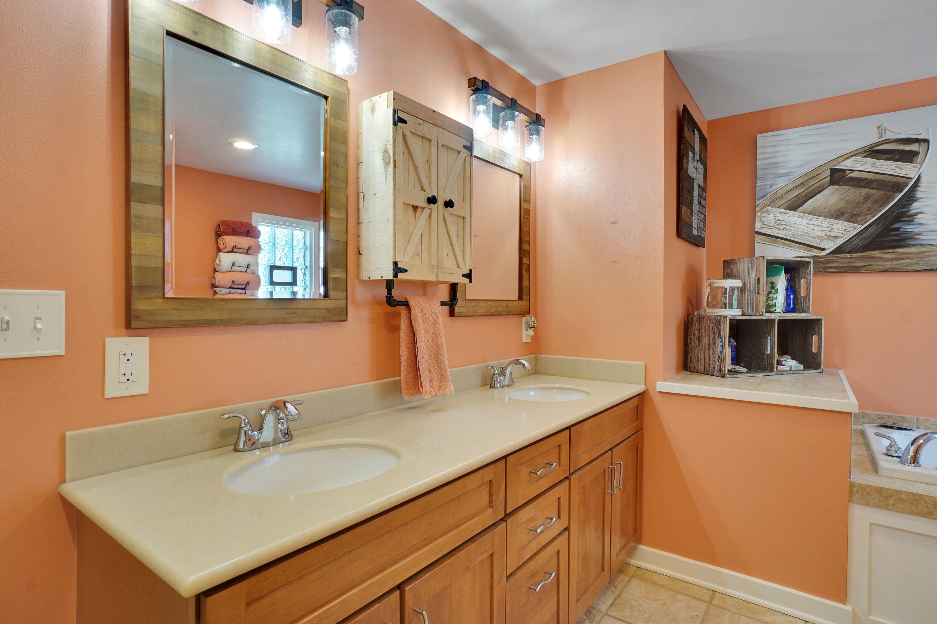 Wisconsin Lake Home for sale (MLS#: 1928553) at 3358 S Shore Dr, in Richfield, Wisconsin. (15 of 27)