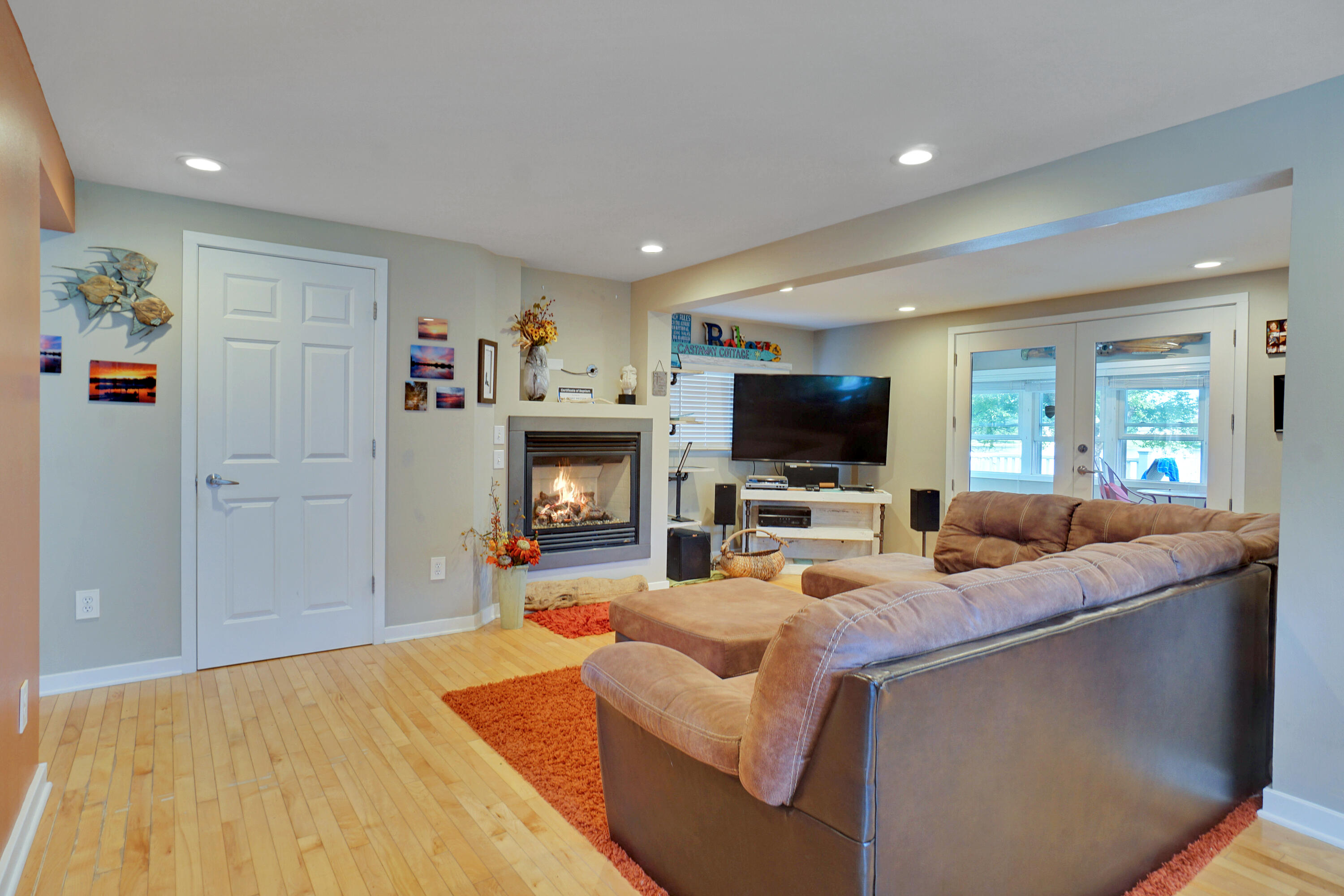 Wisconsin Lake Home for sale (MLS#: 1928553) at 3358 S Shore Dr, in Richfield, Wisconsin. (3 of 27)
