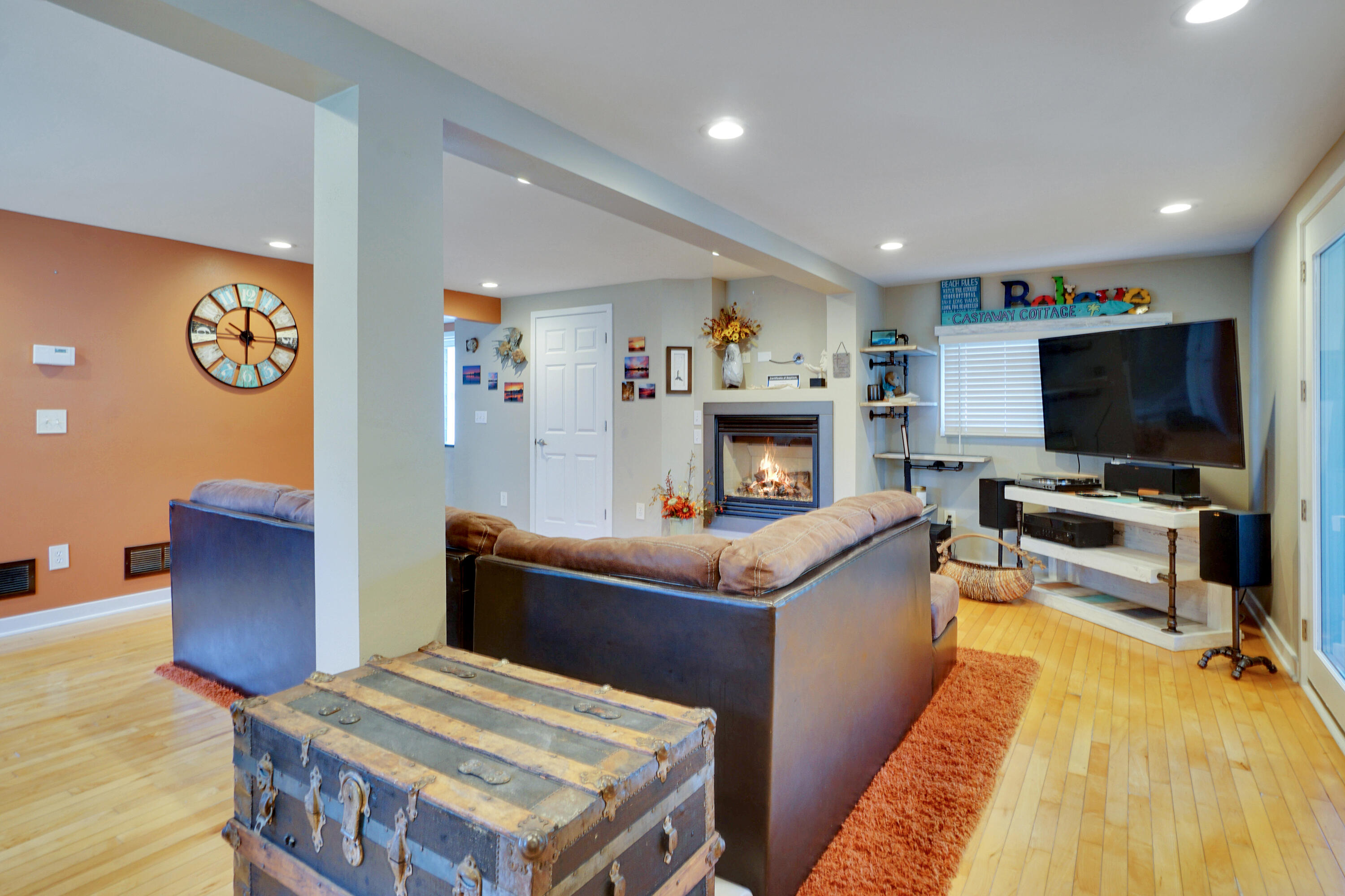 Wisconsin Lake Home for sale (MLS#: 1928553) at 3358 S Shore Dr, in Richfield, Wisconsin. (4 of 27)