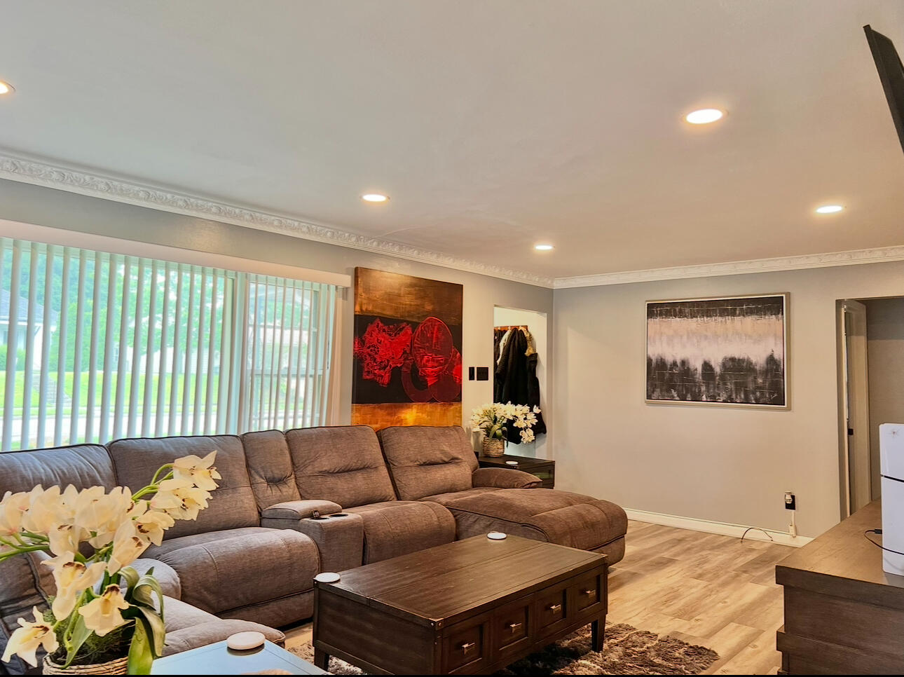 Wisconsin Lake Home for sale (MLS#: 1928613) at 3275 N 93rd St, in Milwaukee, Wisconsin. (2 of 27)