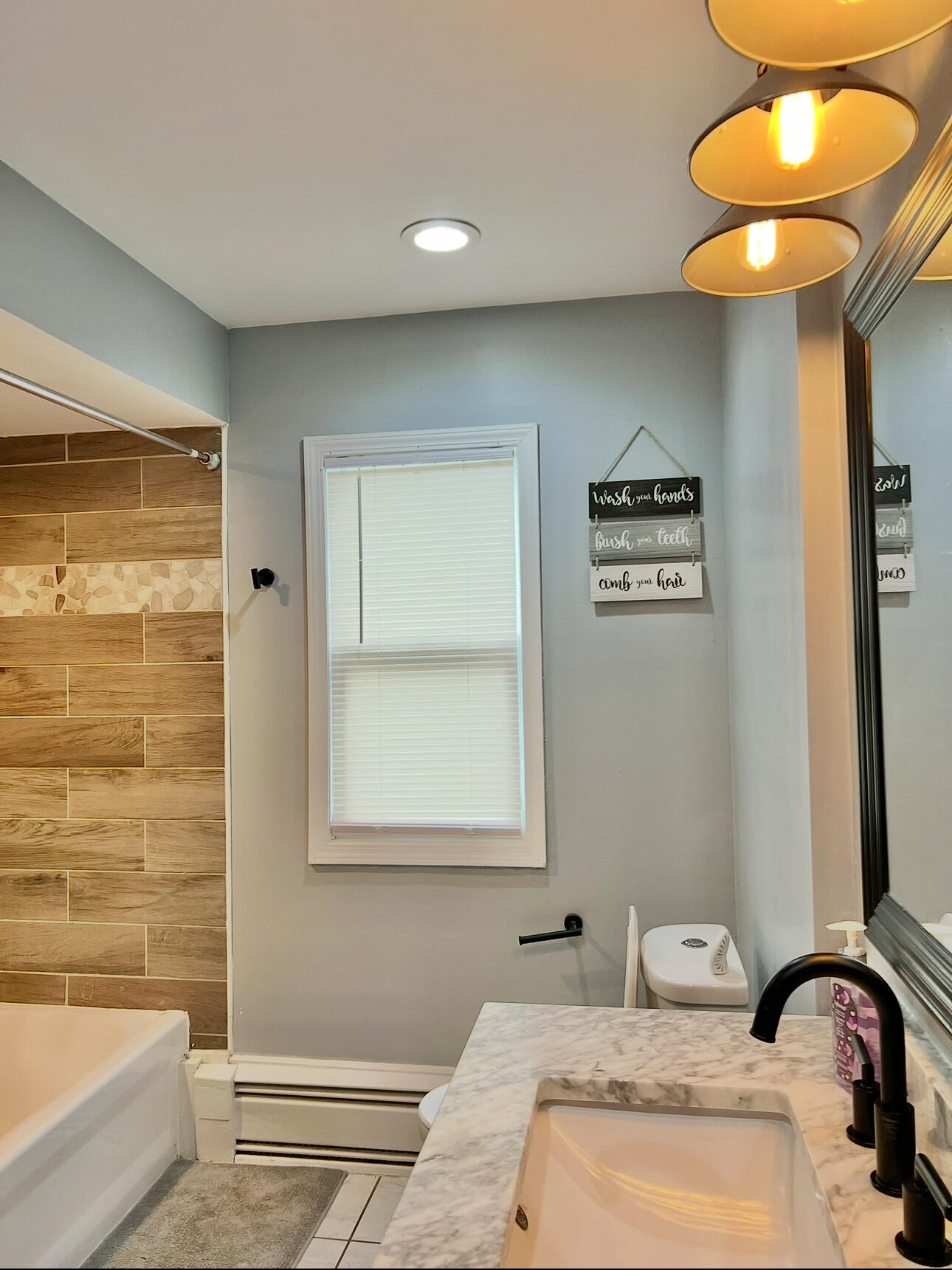 Wisconsin Lake Home for sale (MLS#: 1928613) at 3275 N 93rd St, in Milwaukee, Wisconsin. (12 of 27)