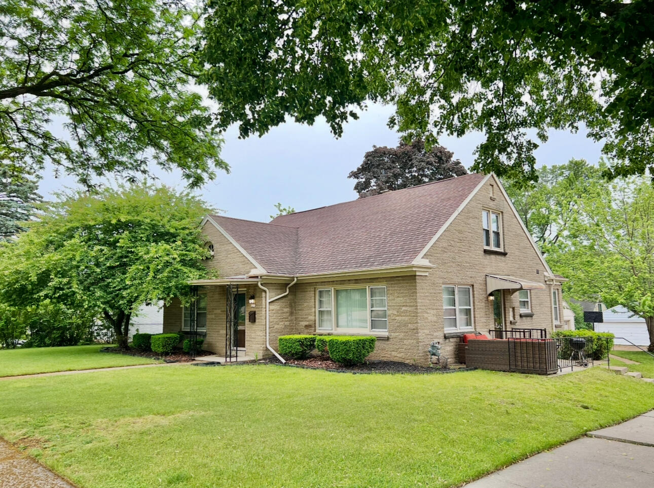 Wisconsin Lake Home for sale (MLS#: 1928613) at 3275 N 93rd St, in Milwaukee, Wisconsin. (27 of 27)