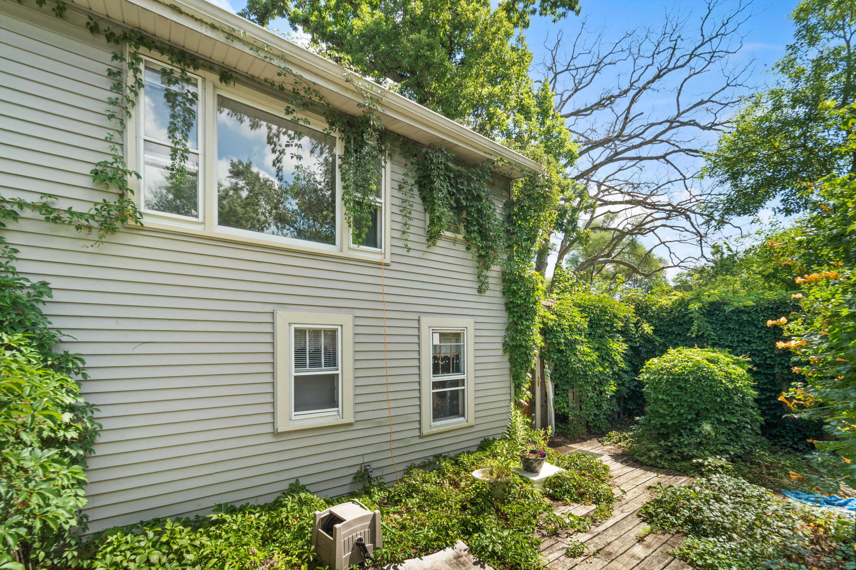 Wisconsin Lake Home for sale (MLS#: 1928625) at 430  Elm Ct, in Twin Lakes, Wisconsin. (2 of 33)