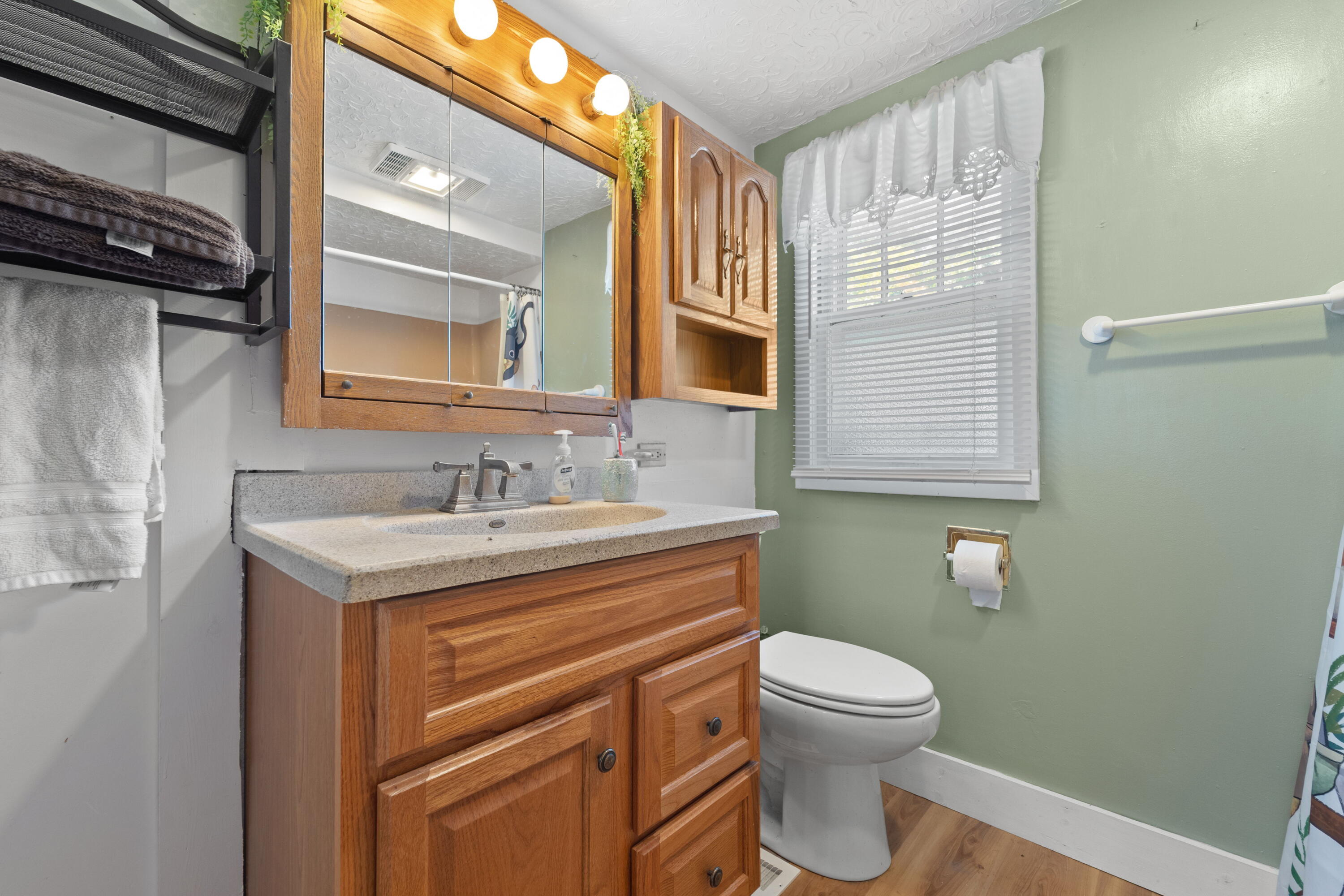 Wisconsin Lake Home for sale (MLS#: 1928625) at 430  Elm Ct, in Twin Lakes, Wisconsin. (15 of 33)