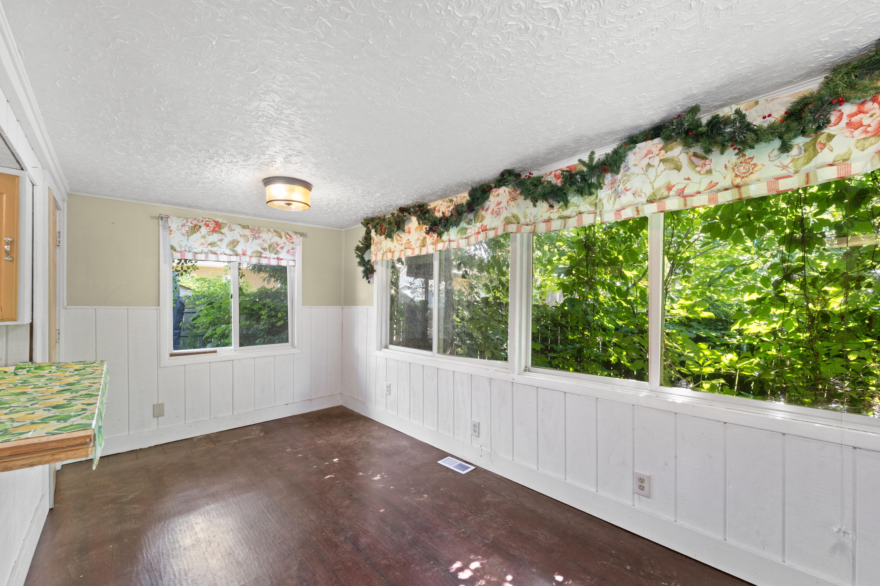 Wisconsin Lake Home for sale (MLS#: 1928625) at 430  Elm Ct, in Twin Lakes, Wisconsin. (5 of 33)