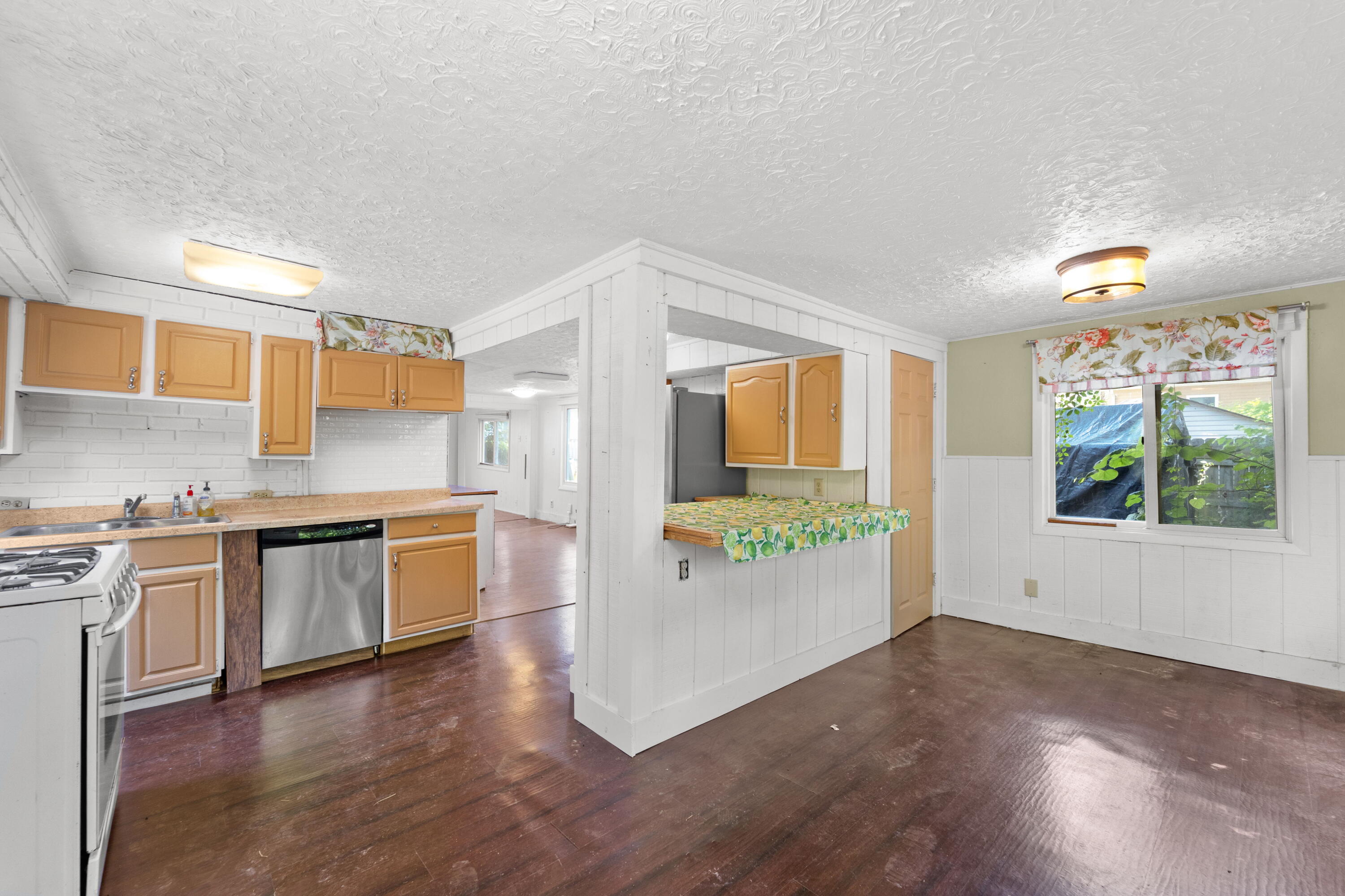 Wisconsin Lake Home for sale (MLS#: 1928625) at 430  Elm Ct, in Twin Lakes, Wisconsin. (6 of 33)