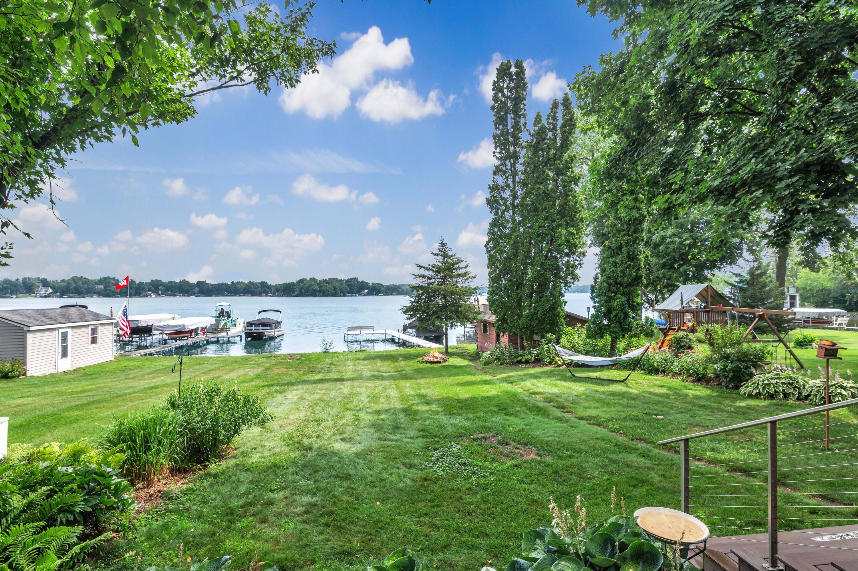 Wisconsin Lake Home for sale (MLS#: 1928661) at W352N6080  Bauers Ln, in Oconomowoc, Wisconsin. (19 of 44)