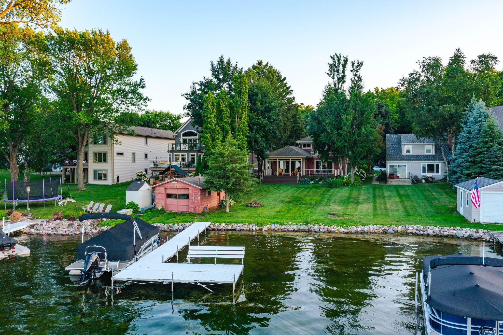 Wisconsin Lake Home for sale (MLS#: 1928661) at W352N6080  Bauers Ln, in Oconomowoc, Wisconsin. (22 of 44)