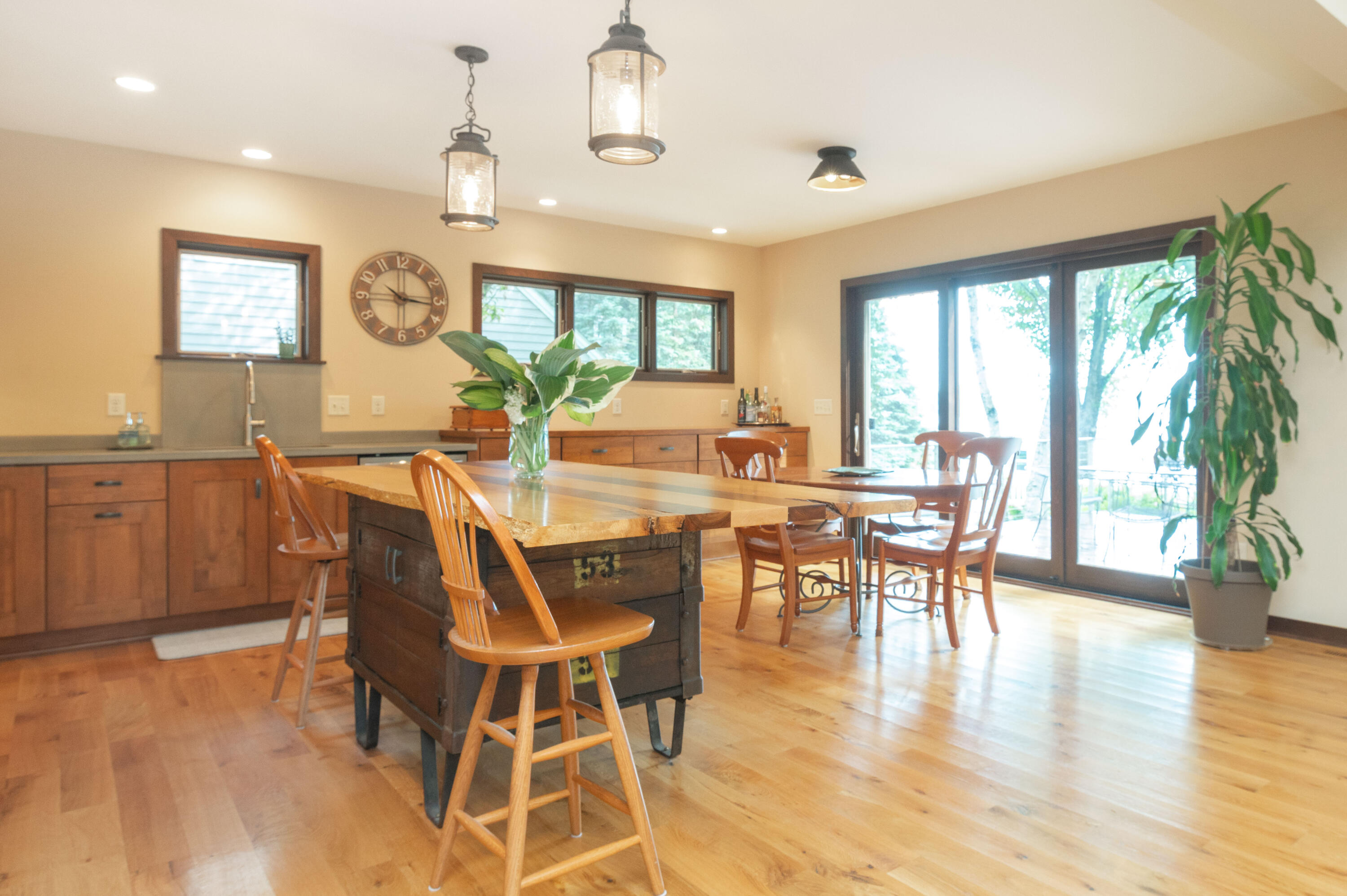 Wisconsin Lake Home for sale (MLS#: 1928661) at W352N6080  Bauers Ln, in Oconomowoc, Wisconsin. (24 of 44)