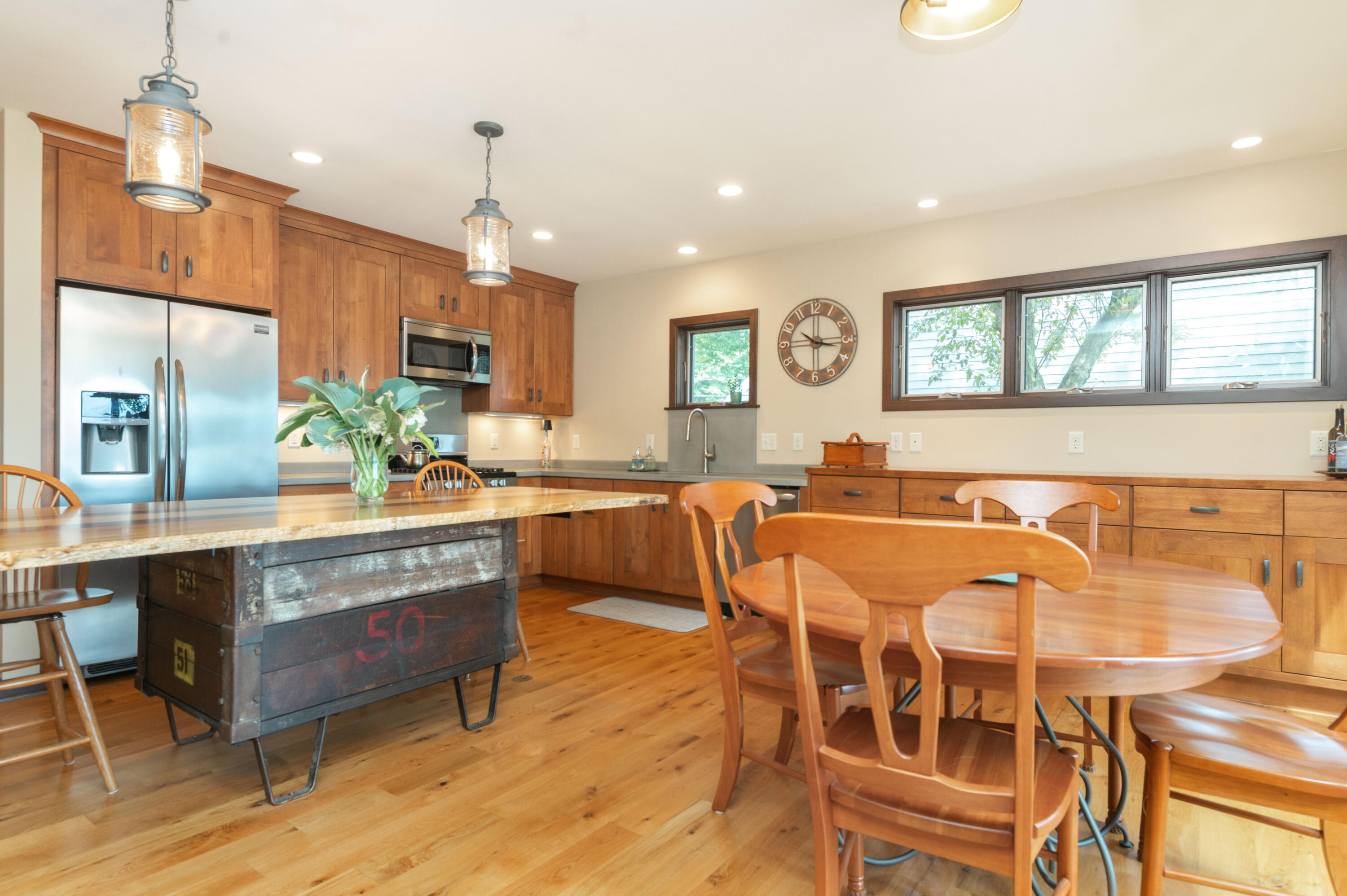 Wisconsin Lake Home for sale (MLS#: 1928661) at W352N6080  Bauers Ln, in Oconomowoc, Wisconsin. (4 of 44)