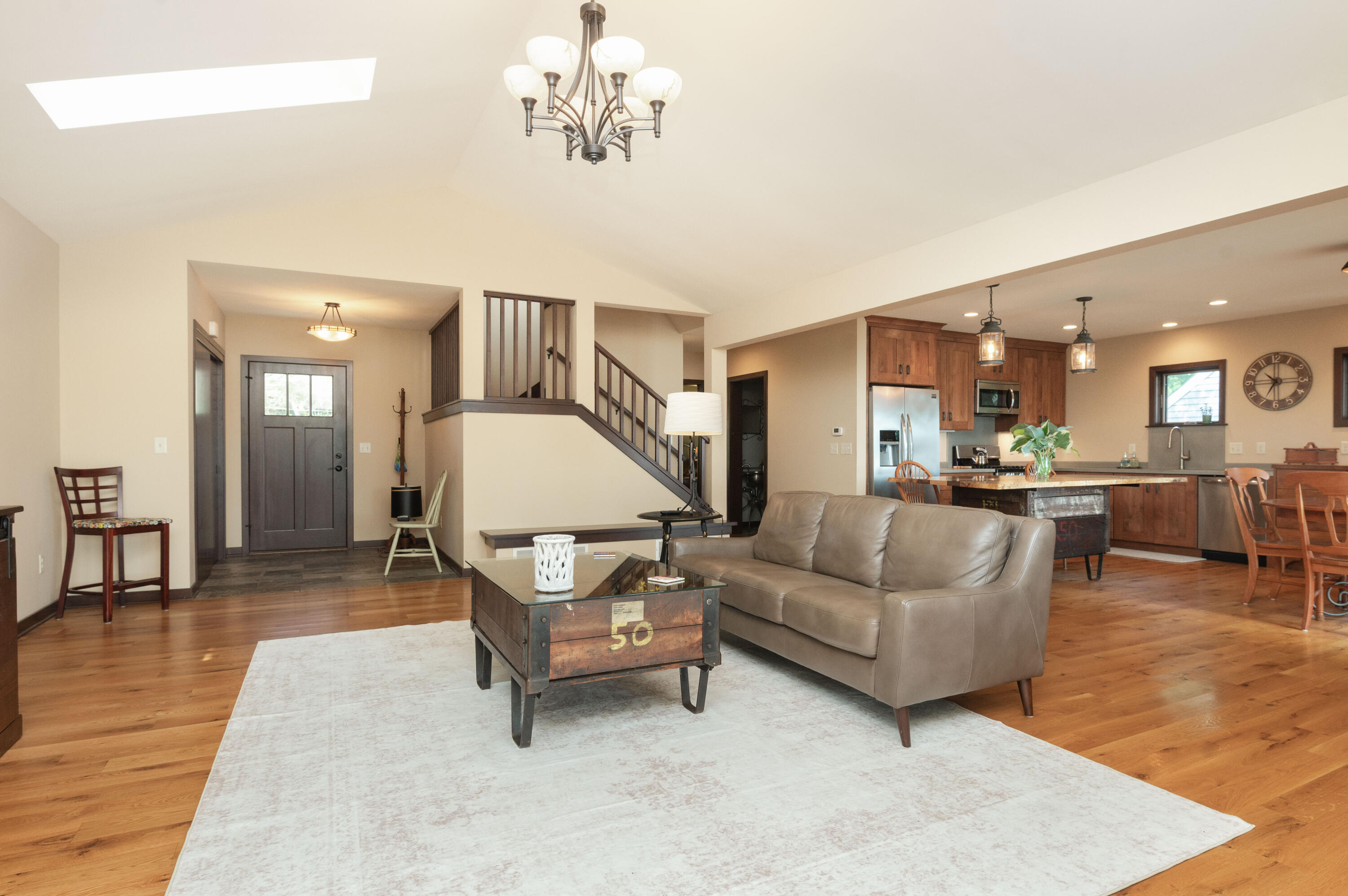 Wisconsin Lake Home for sale (MLS#: 1928661) at W352N6080  Bauers Ln, in Oconomowoc, Wisconsin. (35 of 44)