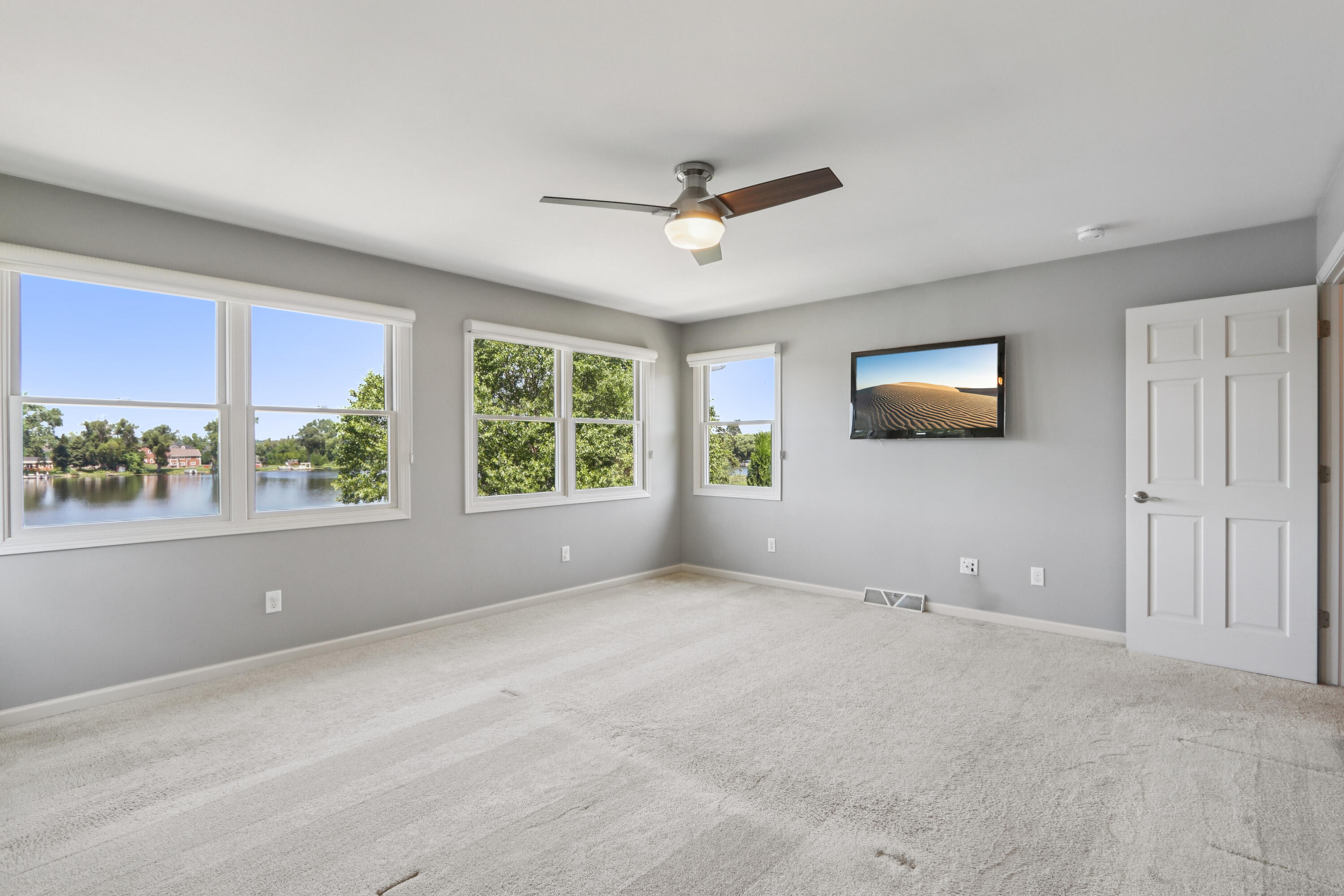 Wisconsin Lake Home for sale (MLS#: 1928663) at 3362 S Shore Dr, in Richfield, Wisconsin. (15 of 62)