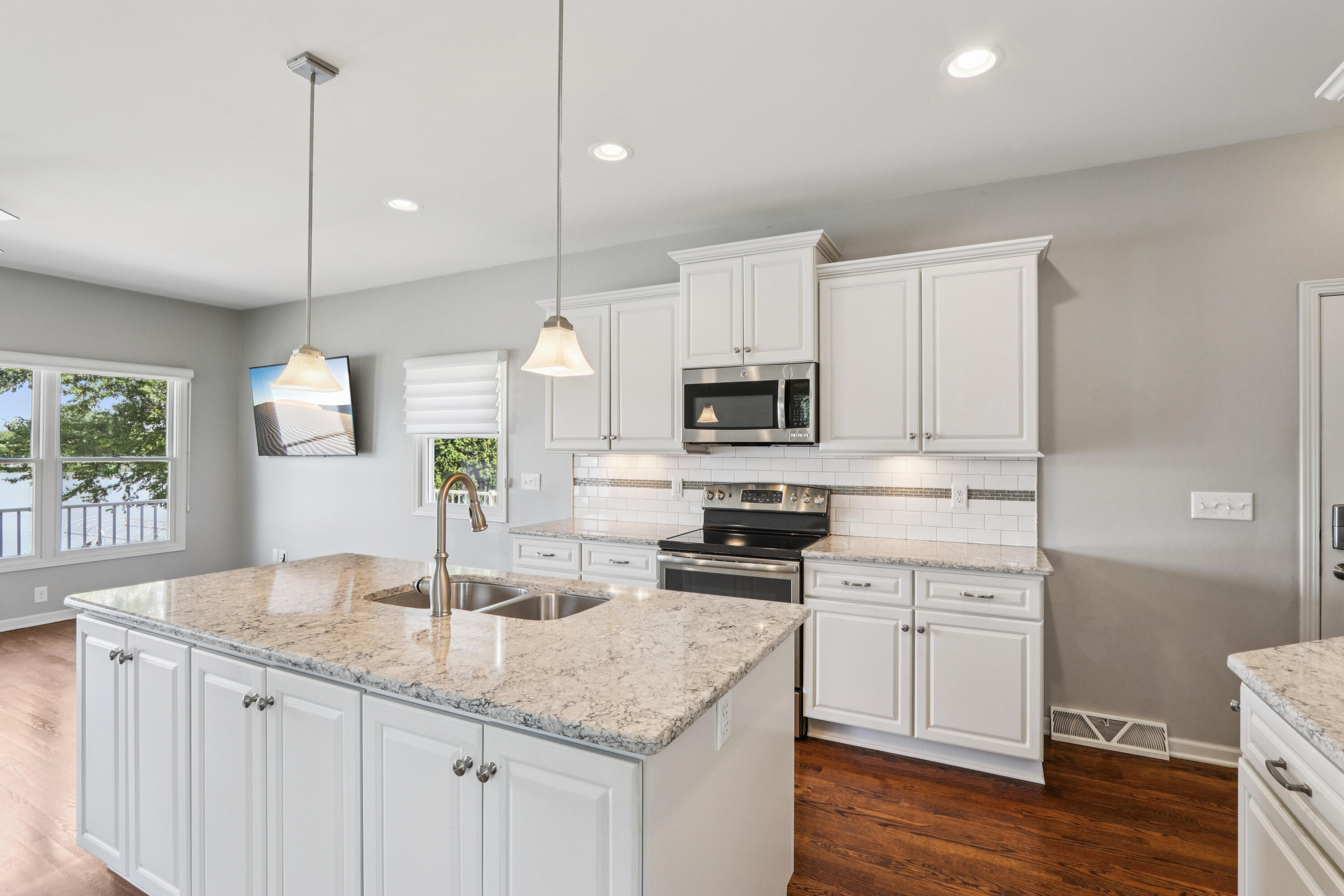 Wisconsin Lake Home for sale (MLS#: 1928663) at 3362 S Shore Dr, in Richfield, Wisconsin. (7 of 62)