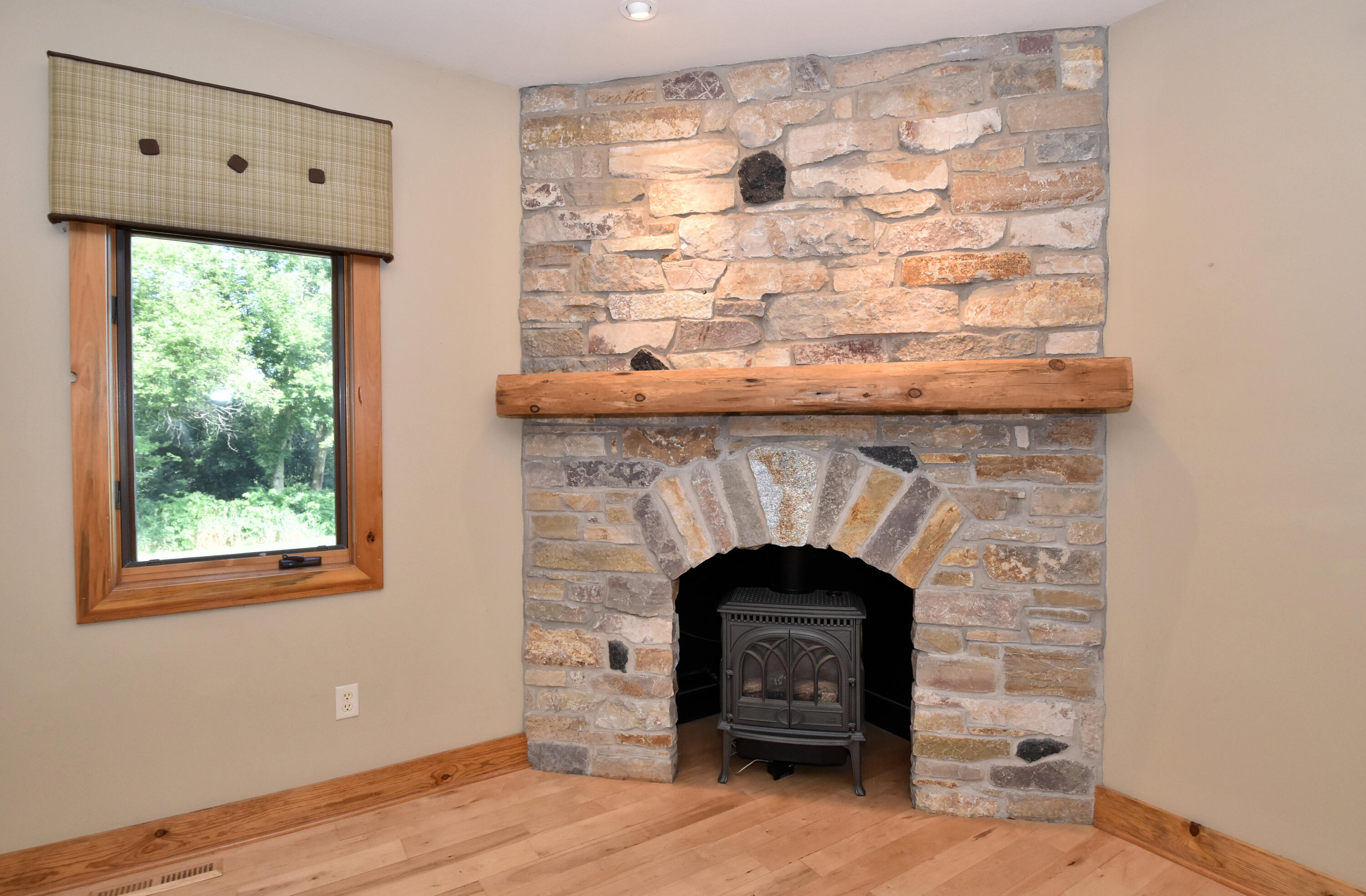 Wisconsin Lake Home for sale (MLS#: 1928788) at W395S3611  Hardscrabble Rd, in Ottawa, Wisconsin. (24 of 64)