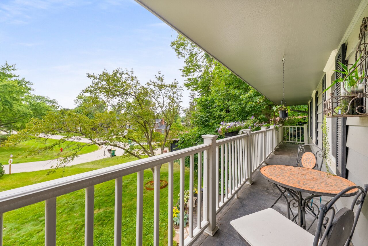 Wisconsin Lake Home for sale (MLS#: 1928867) at 3424 W Riviera Ct, in Mequon, Wisconsin. (34 of 55)
