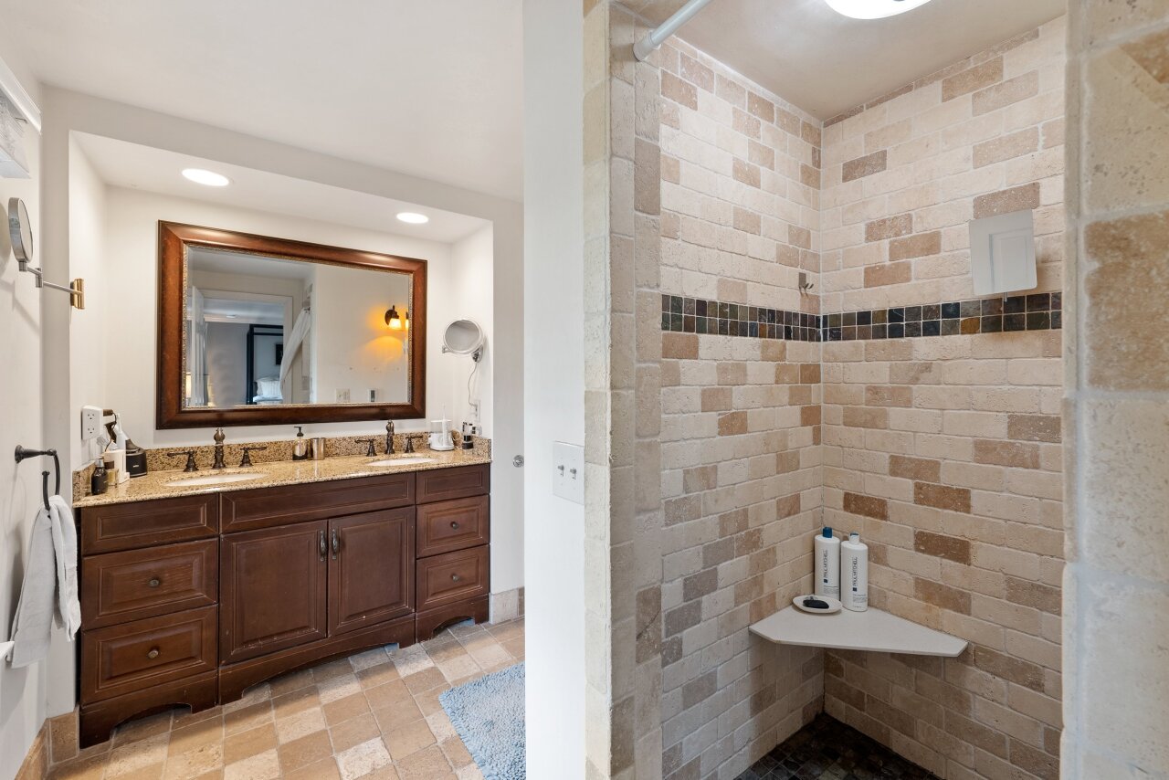 Wisconsin Lake Home for sale (MLS#: 1928867) at 3424 W Riviera Ct, in Mequon, Wisconsin. (35 of 55)