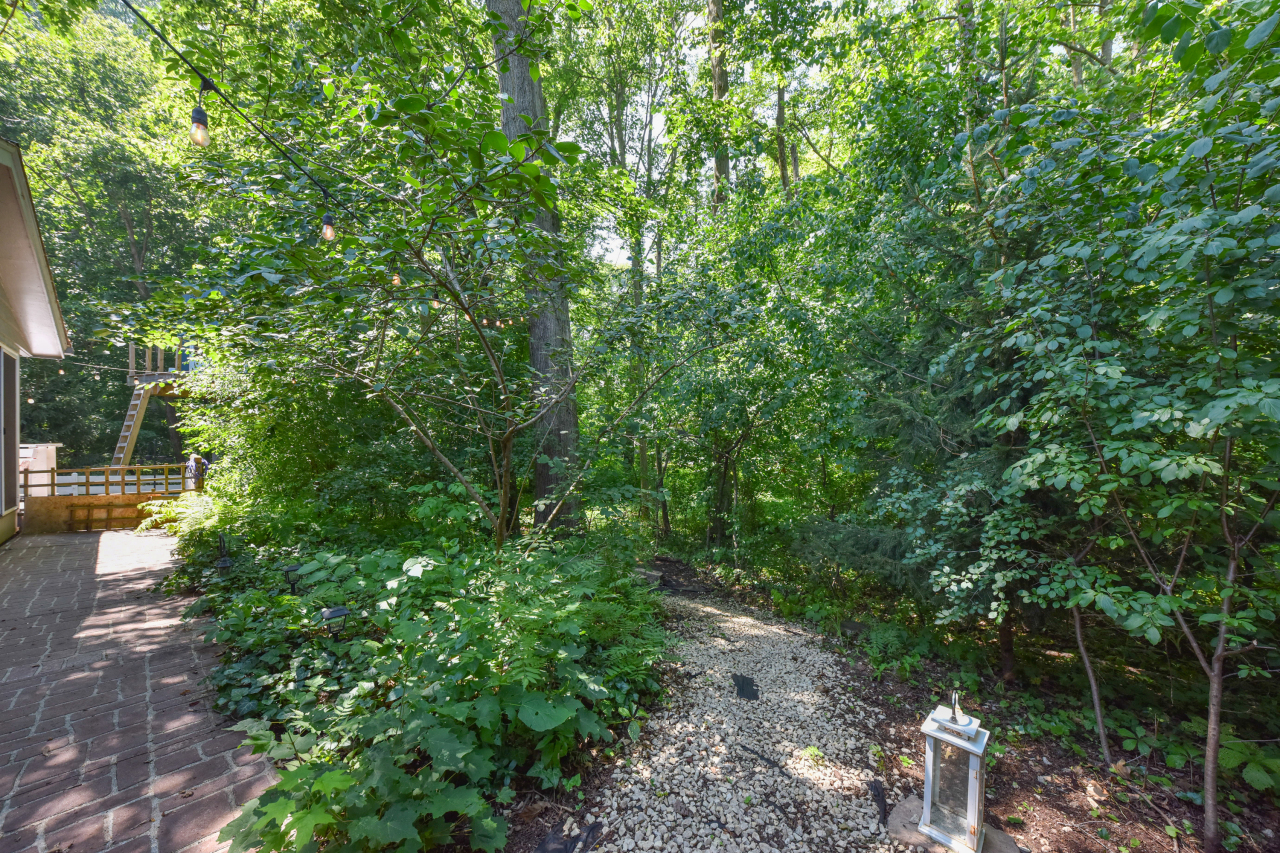 Wisconsin Lake Home for sale (MLS#: 1928867) at 3424 W Riviera Ct, in Mequon, Wisconsin. (46 of 55)