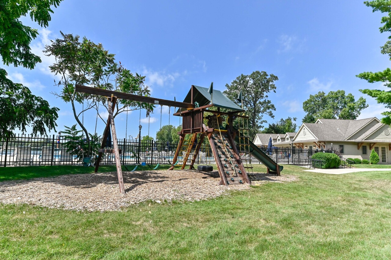 Wisconsin Lake Home for sale (MLS#: 1928867) at 3424 W Riviera Ct, in Mequon, Wisconsin. (51 of 55)