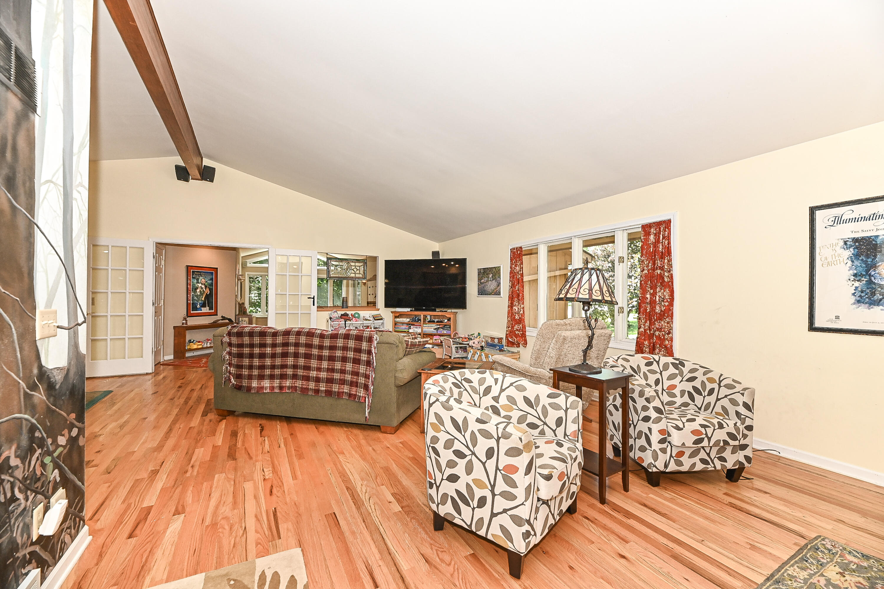 Wisconsin Lake Home for sale (MLS#: 1928875) at 2655  Driftwood Trl, in Burlington, Wisconsin. (17 of 45)