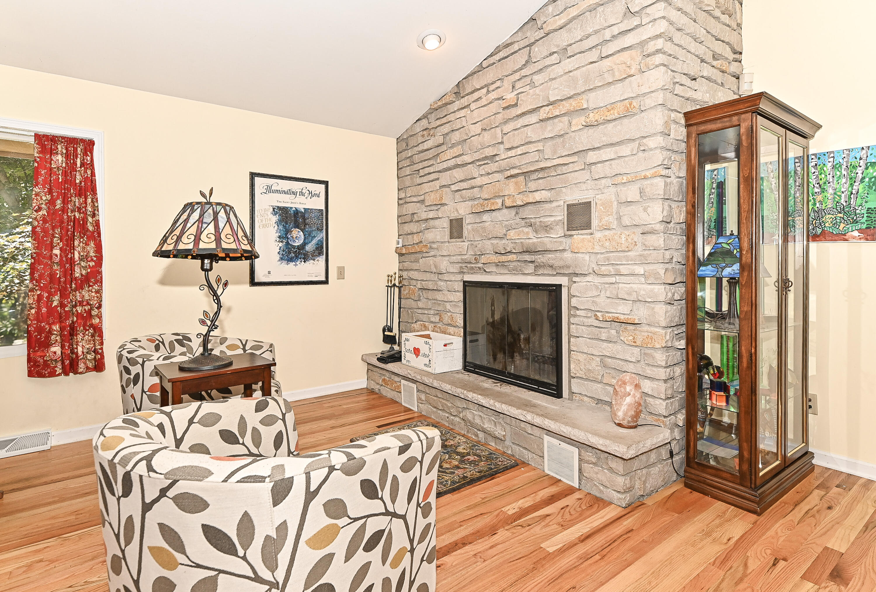 Wisconsin Lake Home for sale (MLS#: 1928875) at 2655  Driftwood Trl, in Burlington, Wisconsin. (18 of 45)