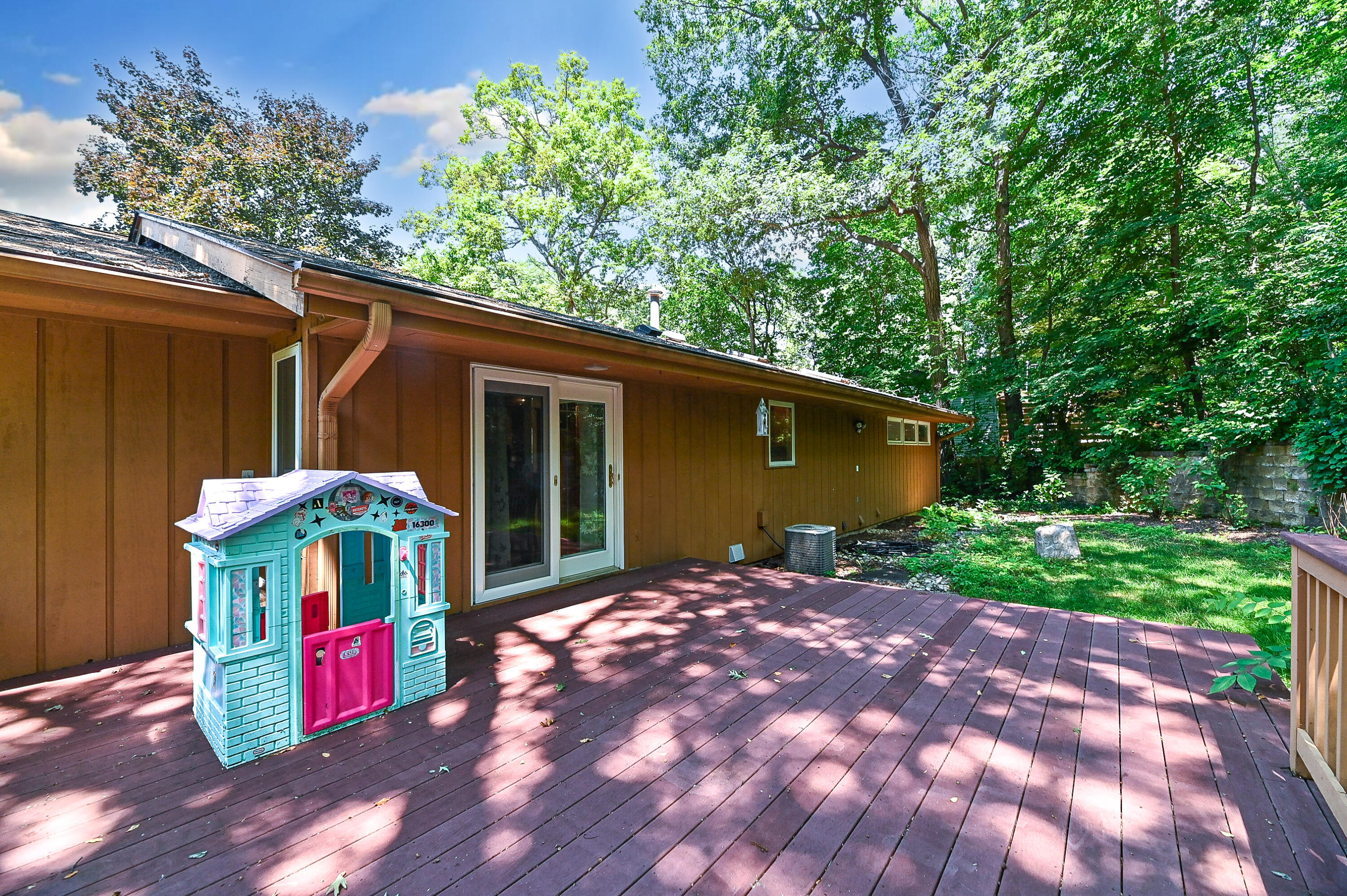 Wisconsin Lake Home for sale (MLS#: 1928875) at 2655  Driftwood Trl, in Burlington, Wisconsin. (41 of 45)