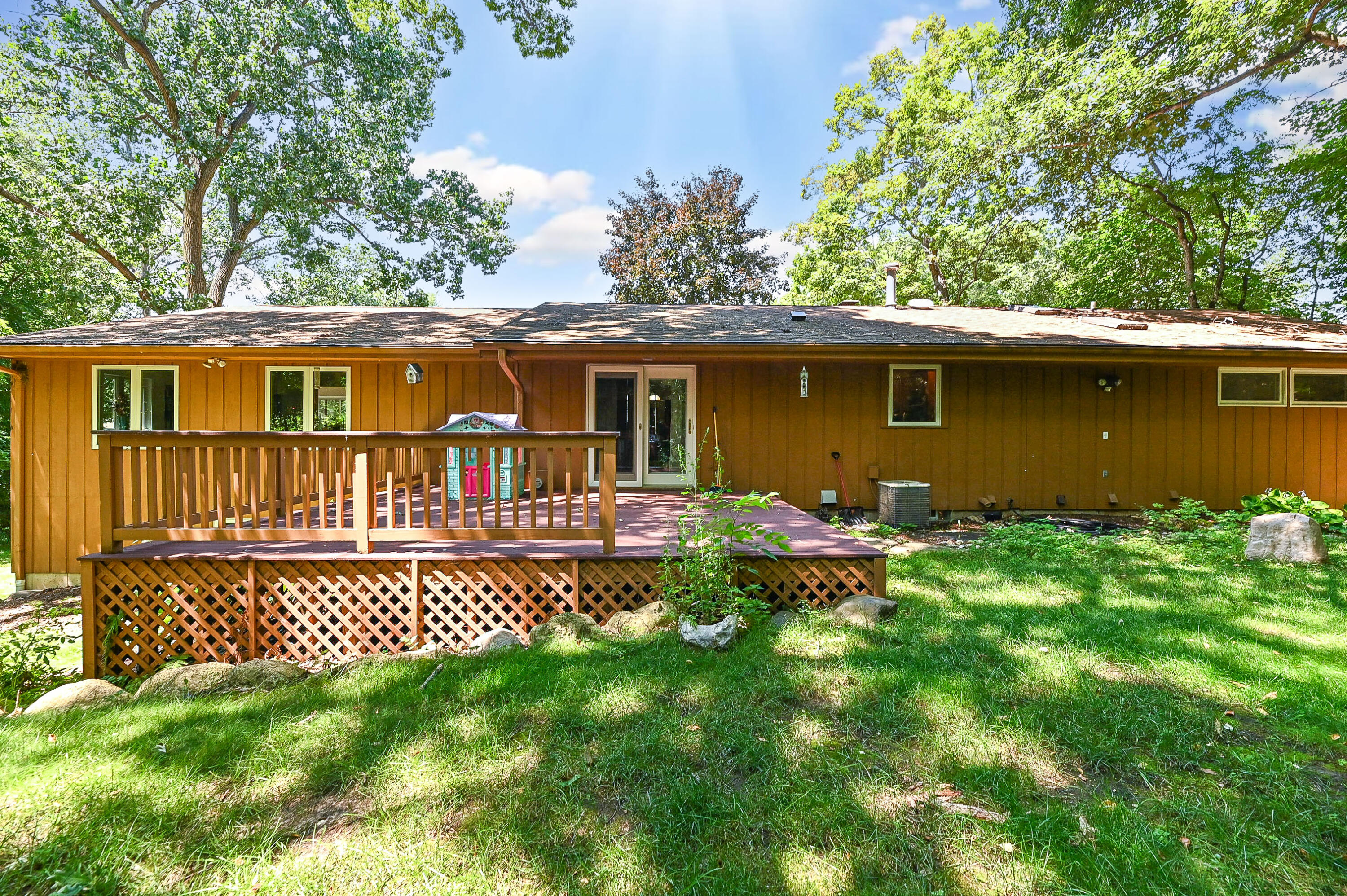 Wisconsin Lake Home for sale (MLS#: 1928875) at 2655  Driftwood Trl, in Burlington, Wisconsin. (43 of 45)