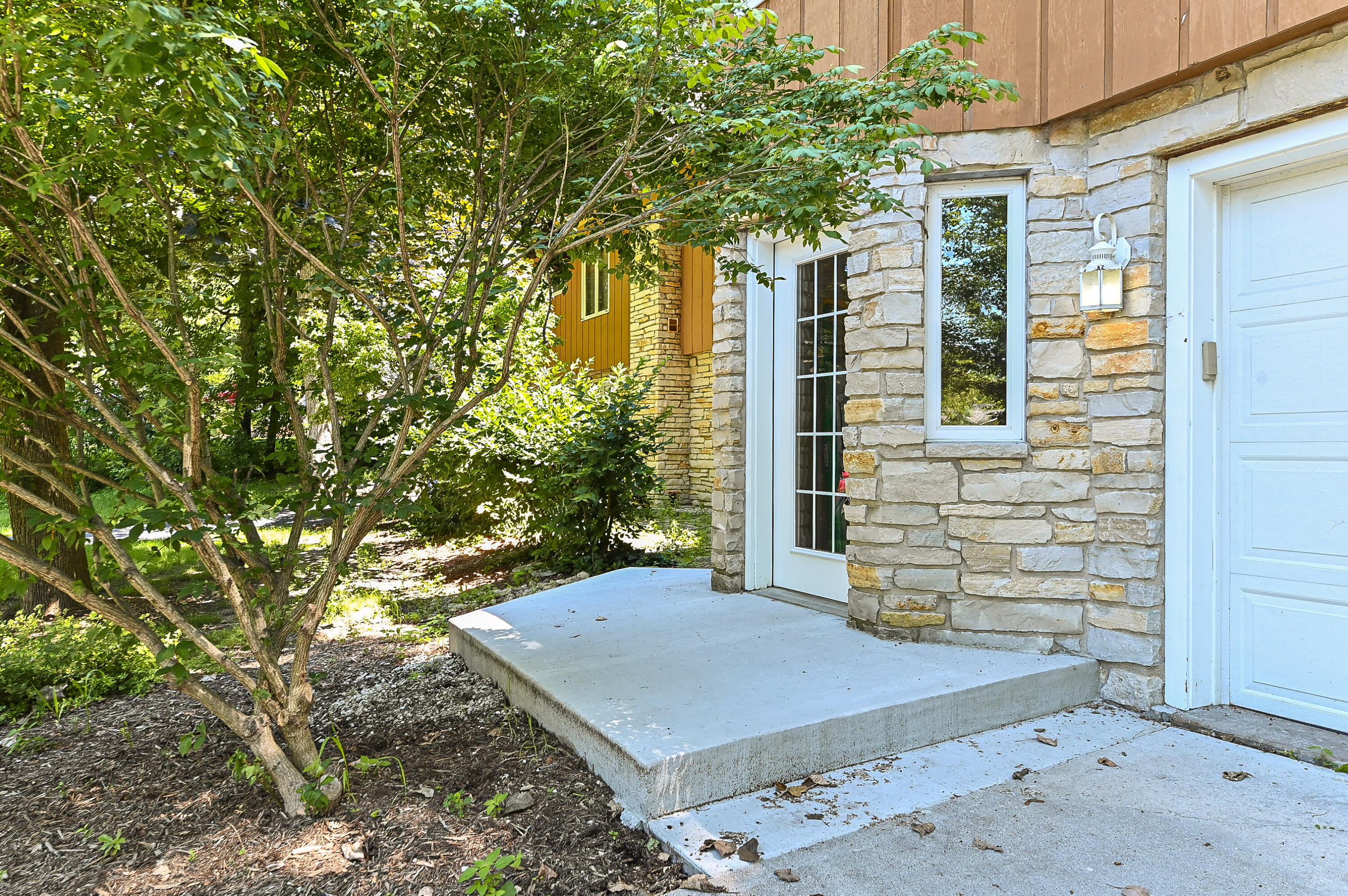 Wisconsin Lake Home for sale (MLS#: 1928875) at 2655  Driftwood Trl, in Burlington, Wisconsin. (6 of 45)