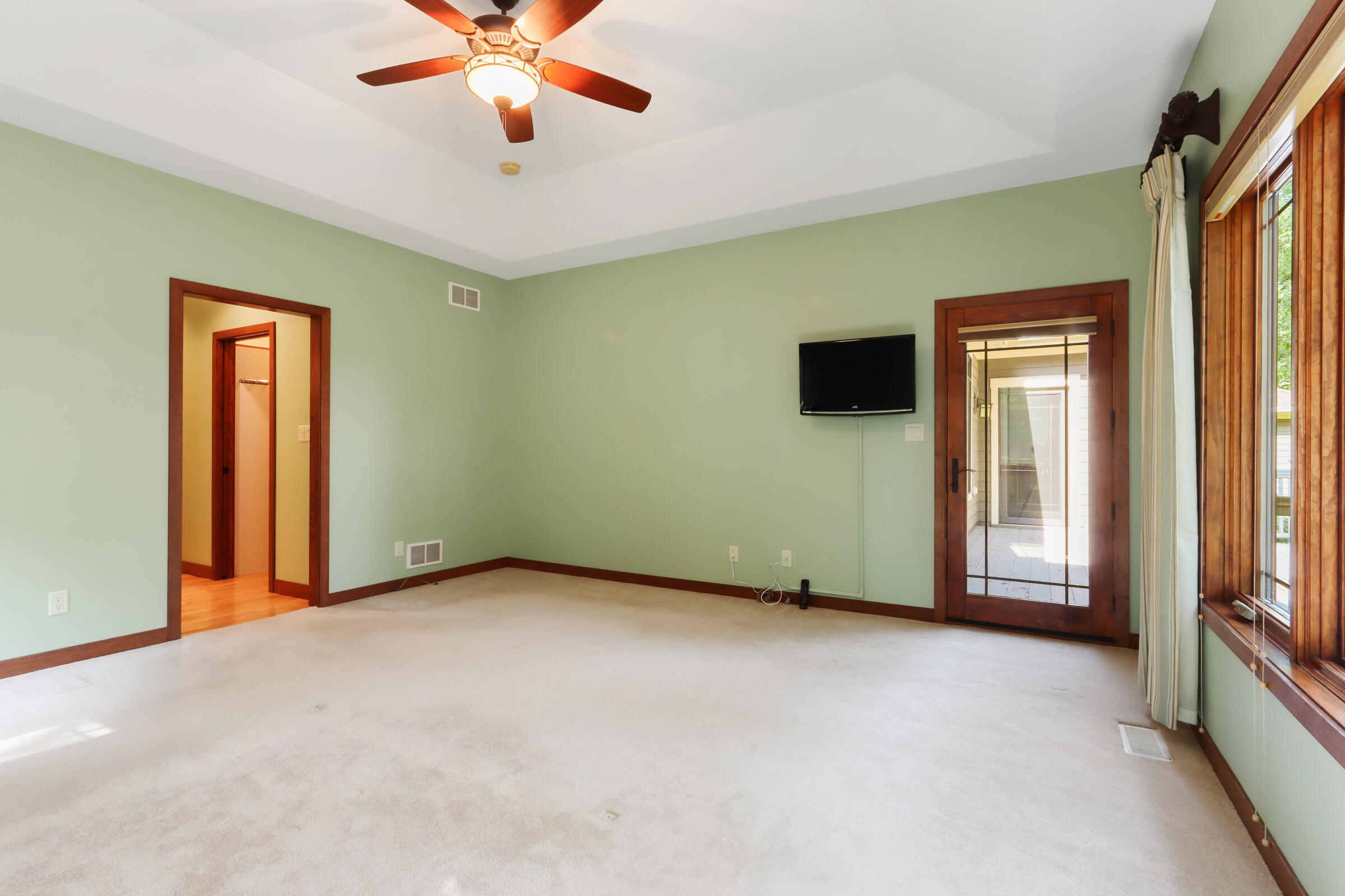 Wisconsin Lake Home for sale (MLS#: 1929275) at 4525  Silverwood Dr, in Delavan, Wisconsin. (19 of 47)