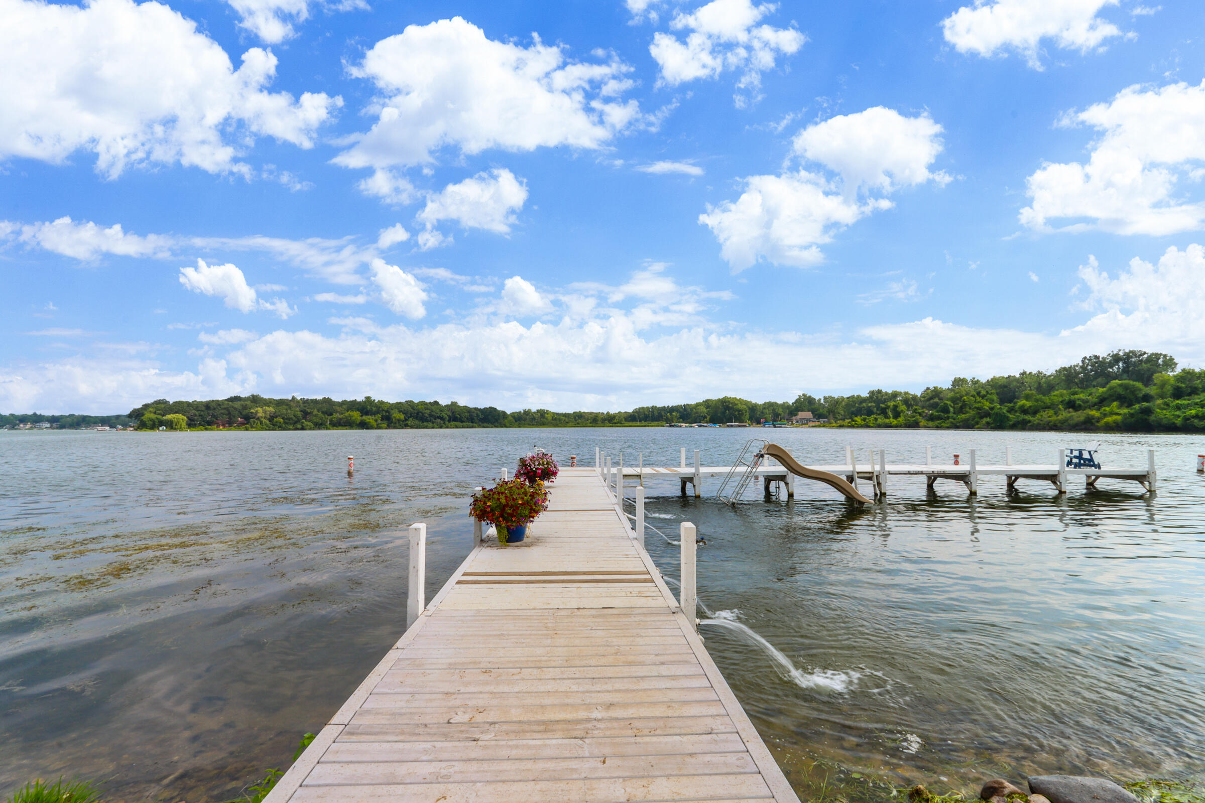 Wisconsin Lake Home for sale (MLS#: 1929275) at 4525  Silverwood Dr, in Delavan, Wisconsin. (37 of 47)