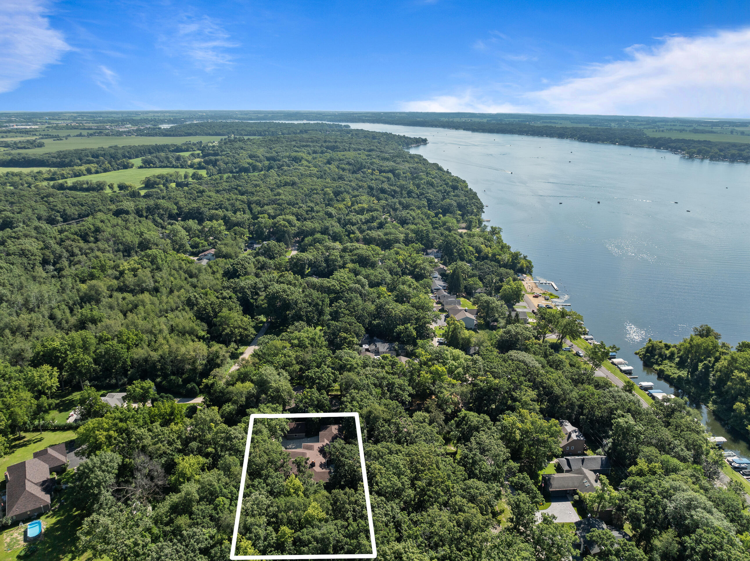 Wisconsin Lake Home for sale (MLS#: 1929275) at 4525  Silverwood Dr, in Delavan, Wisconsin. (42 of 47)