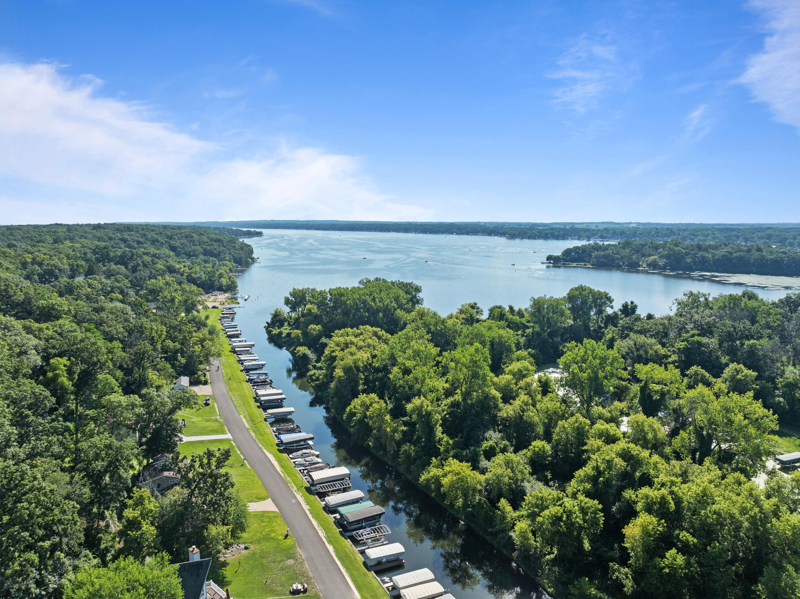 Wisconsin Lake Home for sale (MLS#: 1929275) at 4525  Silverwood Dr, in Delavan, Wisconsin. (44 of 47)
