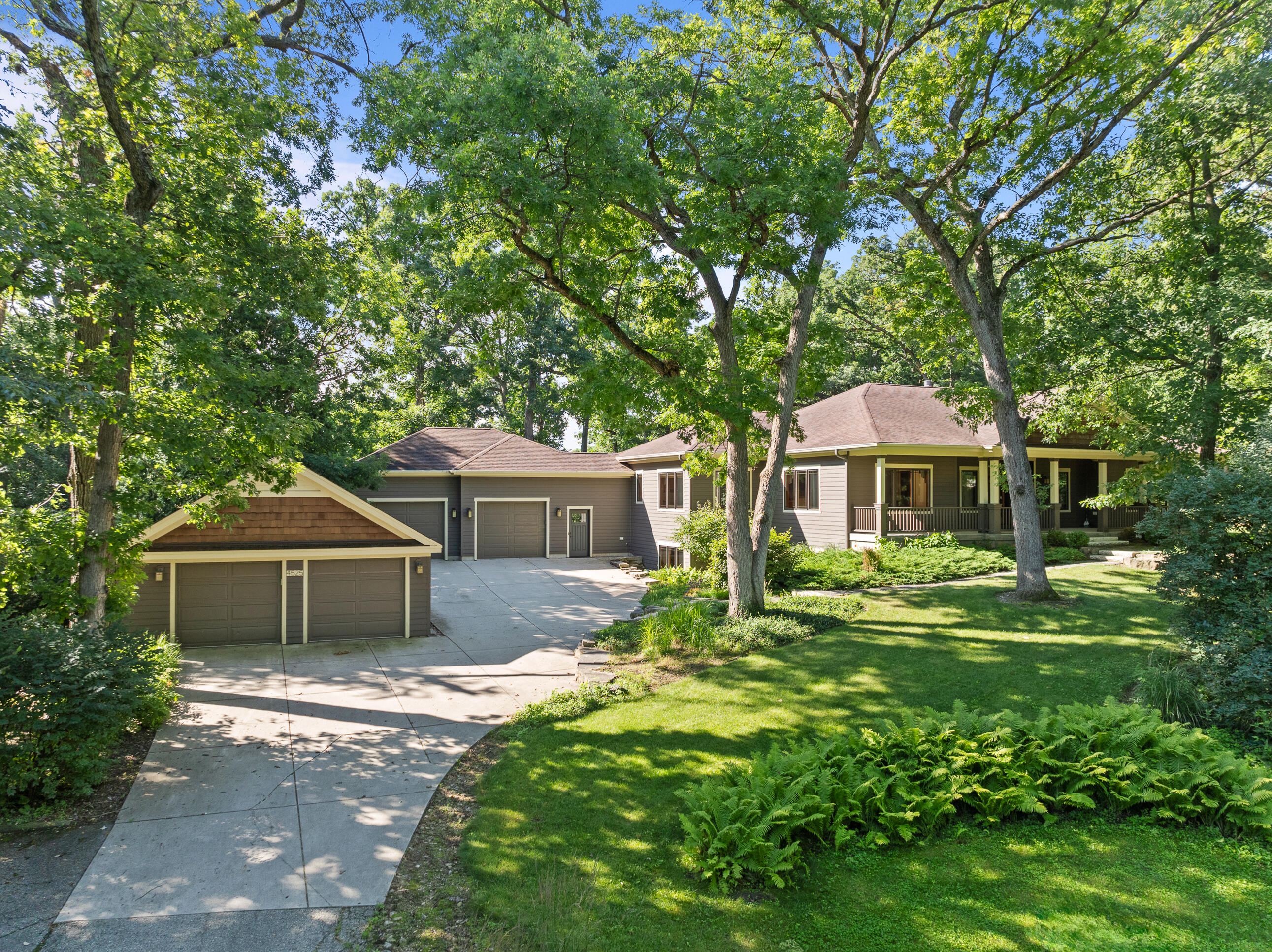 Wisconsin Lake Home for sale (MLS#: 1929275) at 4525  Silverwood Dr, in Delavan, Wisconsin. (47 of 47)
