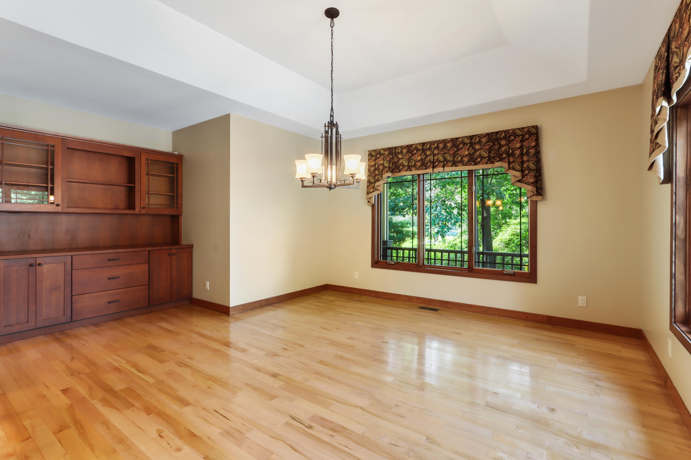 Wisconsin Lake Home for sale (MLS#: 1929275) at 4525  Silverwood Dr, in Delavan, Wisconsin. (9 of 47)