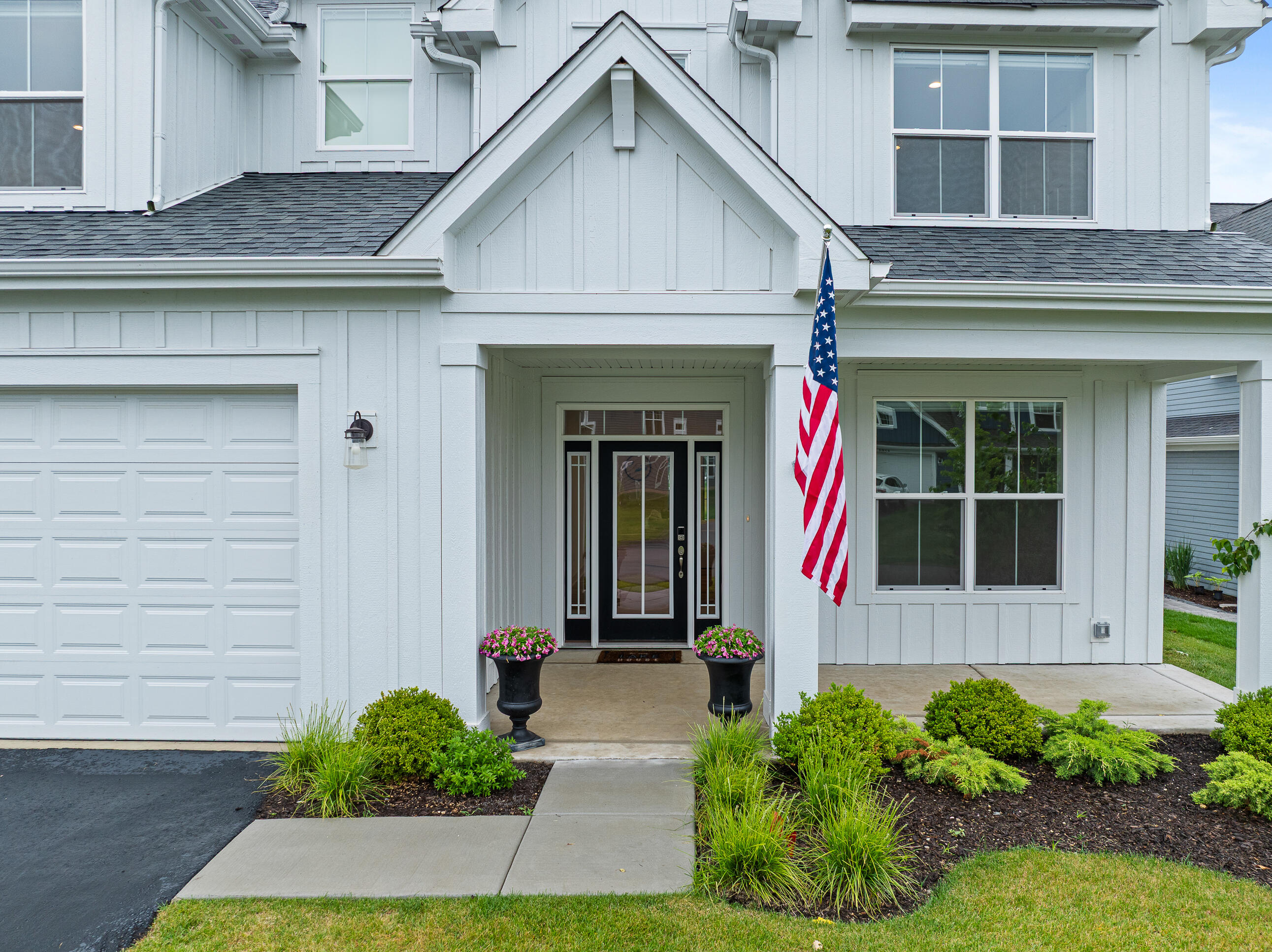 Wisconsin Lake Home for sale (MLS#: 1929285) at 2724  Harbor Ct, in Delavan, Wisconsin. (2 of 39)