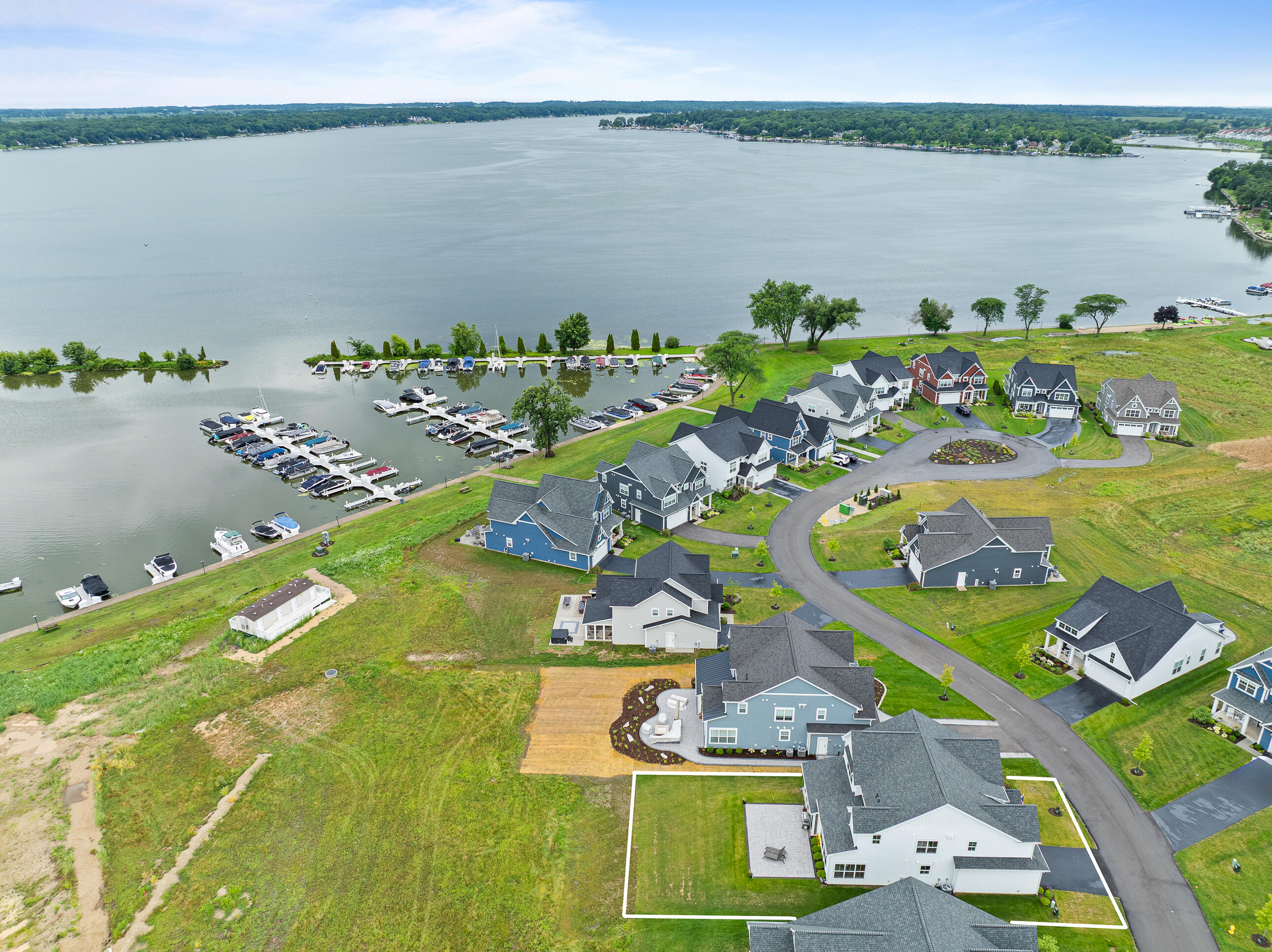 Wisconsin Lake Home for sale (MLS#: 1929285) at 2724  Harbor Ct, in Delavan, Wisconsin. (35 of 39)
