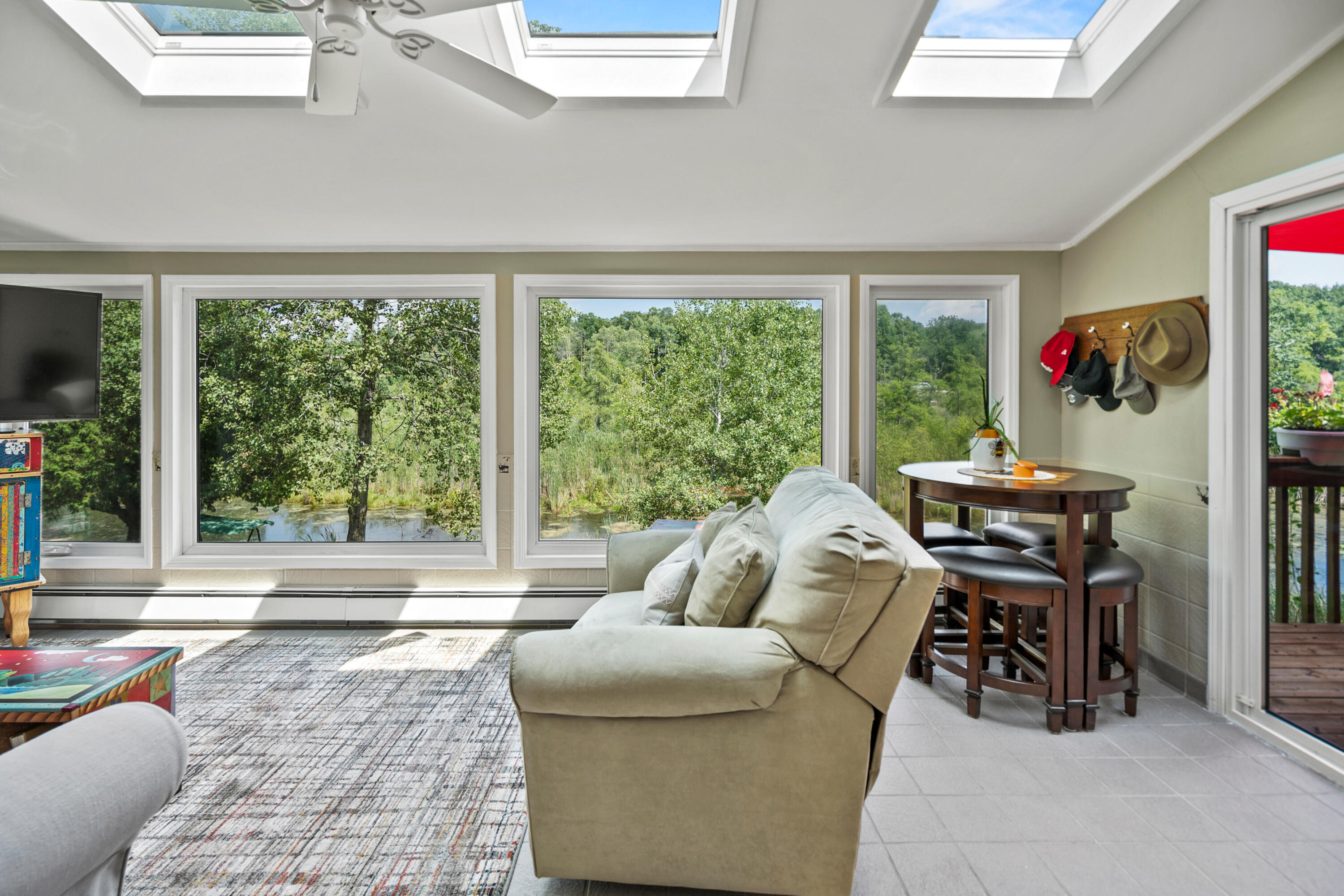Wisconsin Lake Home for sale (MLS#: 1929388) at 6215  Riesch Rd, in West Bend, Wisconsin. (19 of 71)