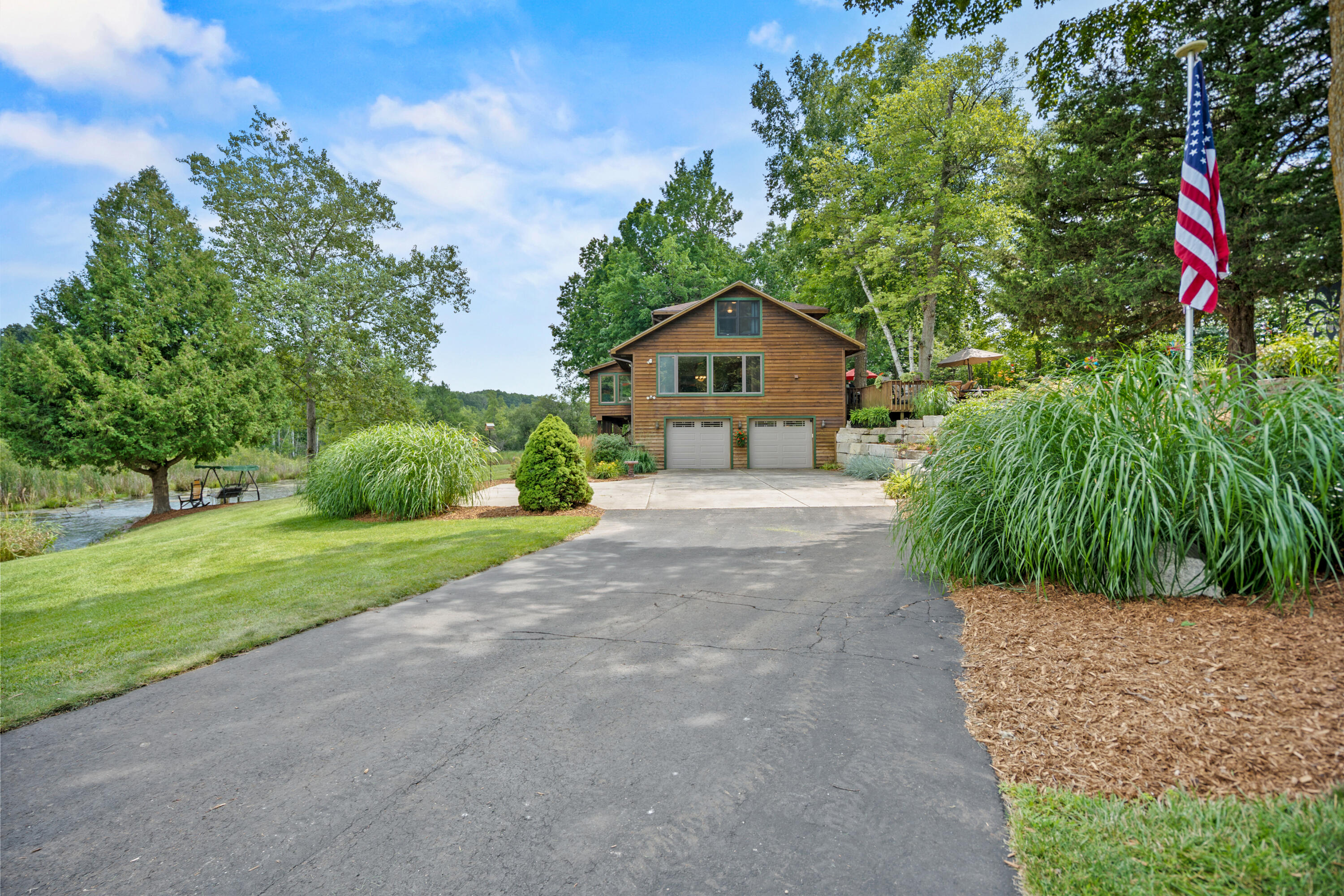 Wisconsin Lake Home for sale (MLS#: 1929388) at 6215  Riesch Rd, in West Bend, Wisconsin. (61 of 71)