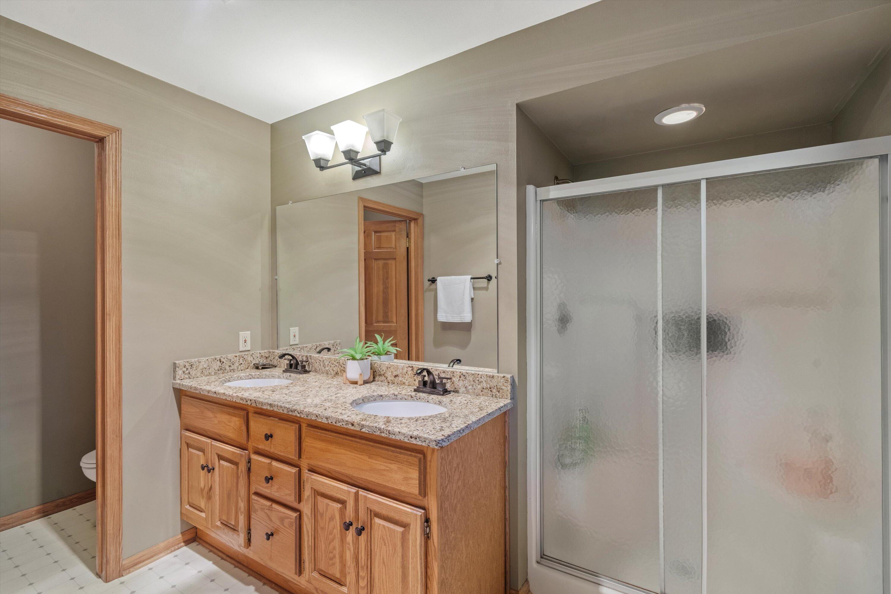 Wisconsin Lake Home for sale (MLS#: 1929420) at 2600  Whitby Ct, in Waukesha, Wisconsin. (23 of 48)