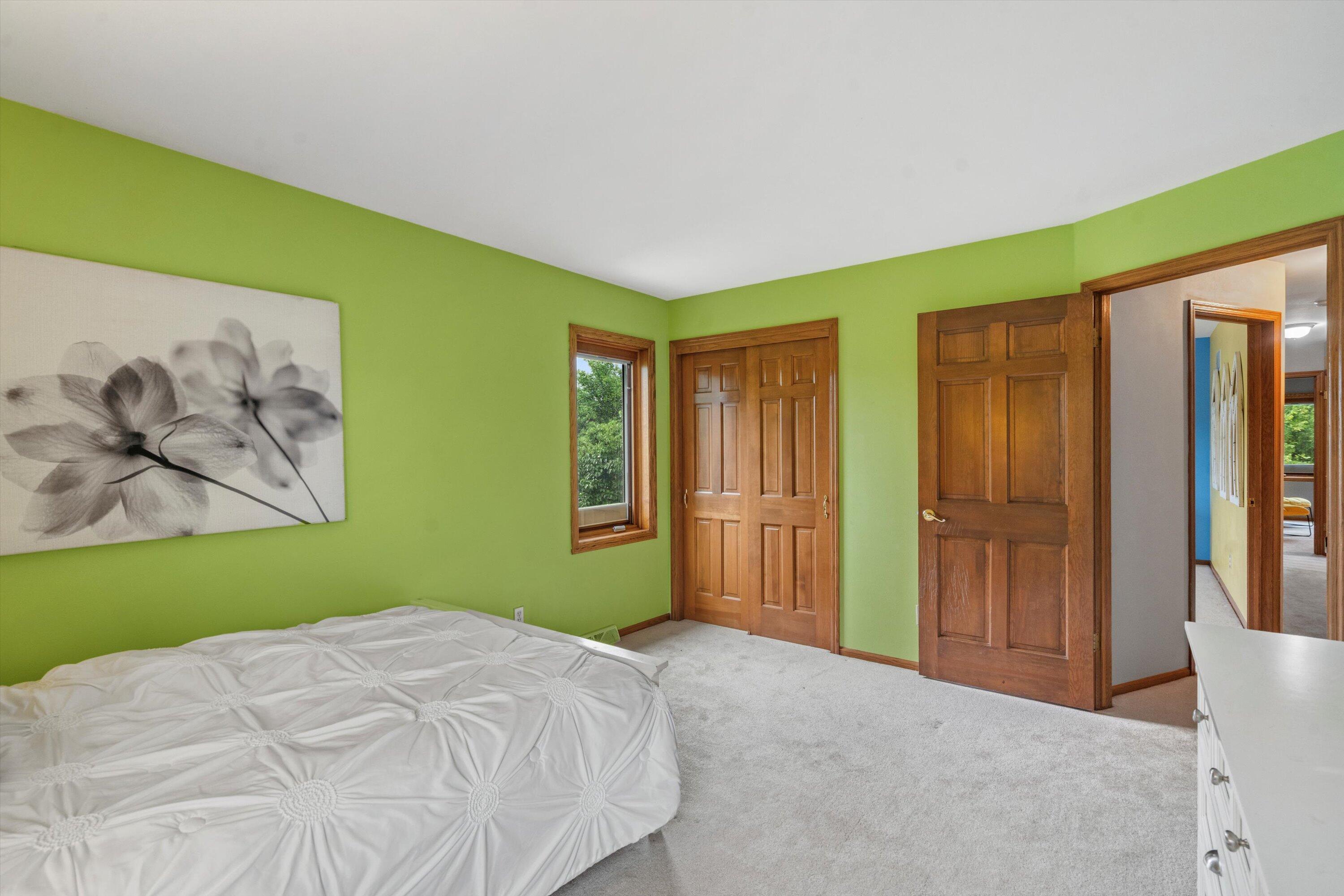 Wisconsin Lake Home for sale (MLS#: 1929420) at 2600  Whitby Ct, in Waukesha, Wisconsin. (25 of 48)