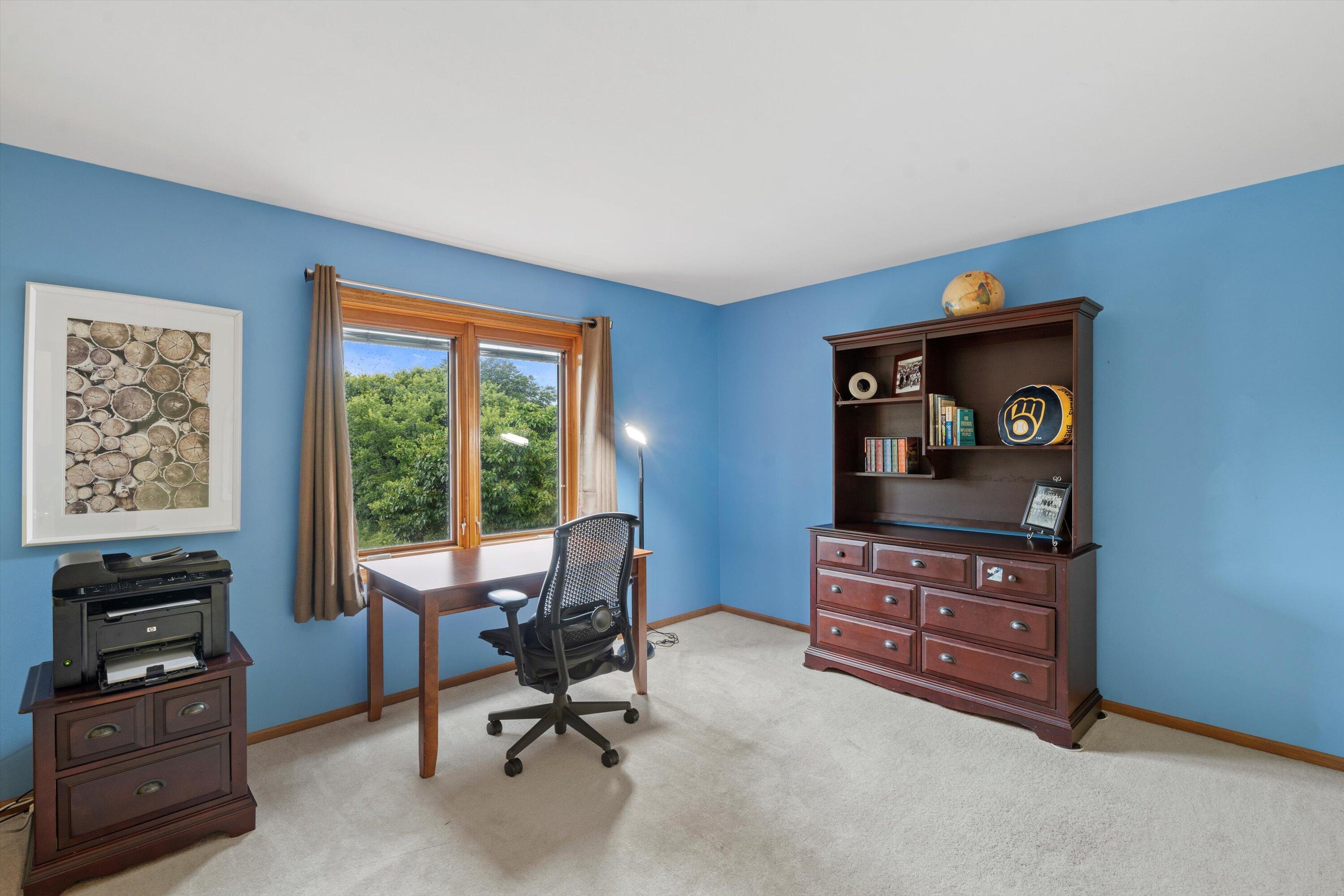 Wisconsin Lake Home for sale (MLS#: 1929420) at 2600  Whitby Ct, in Waukesha, Wisconsin. (26 of 48)