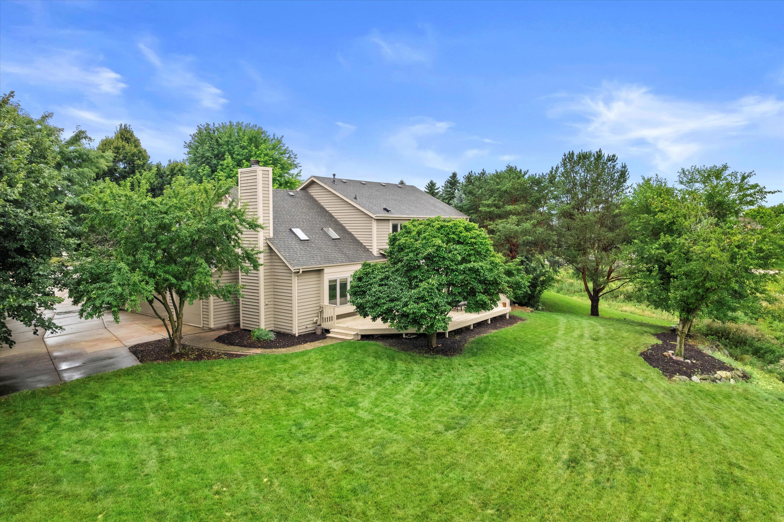 Wisconsin Lake Home for sale (MLS#: 1929420) at 2600  Whitby Ct, in Waukesha, Wisconsin. (29 of 48)
