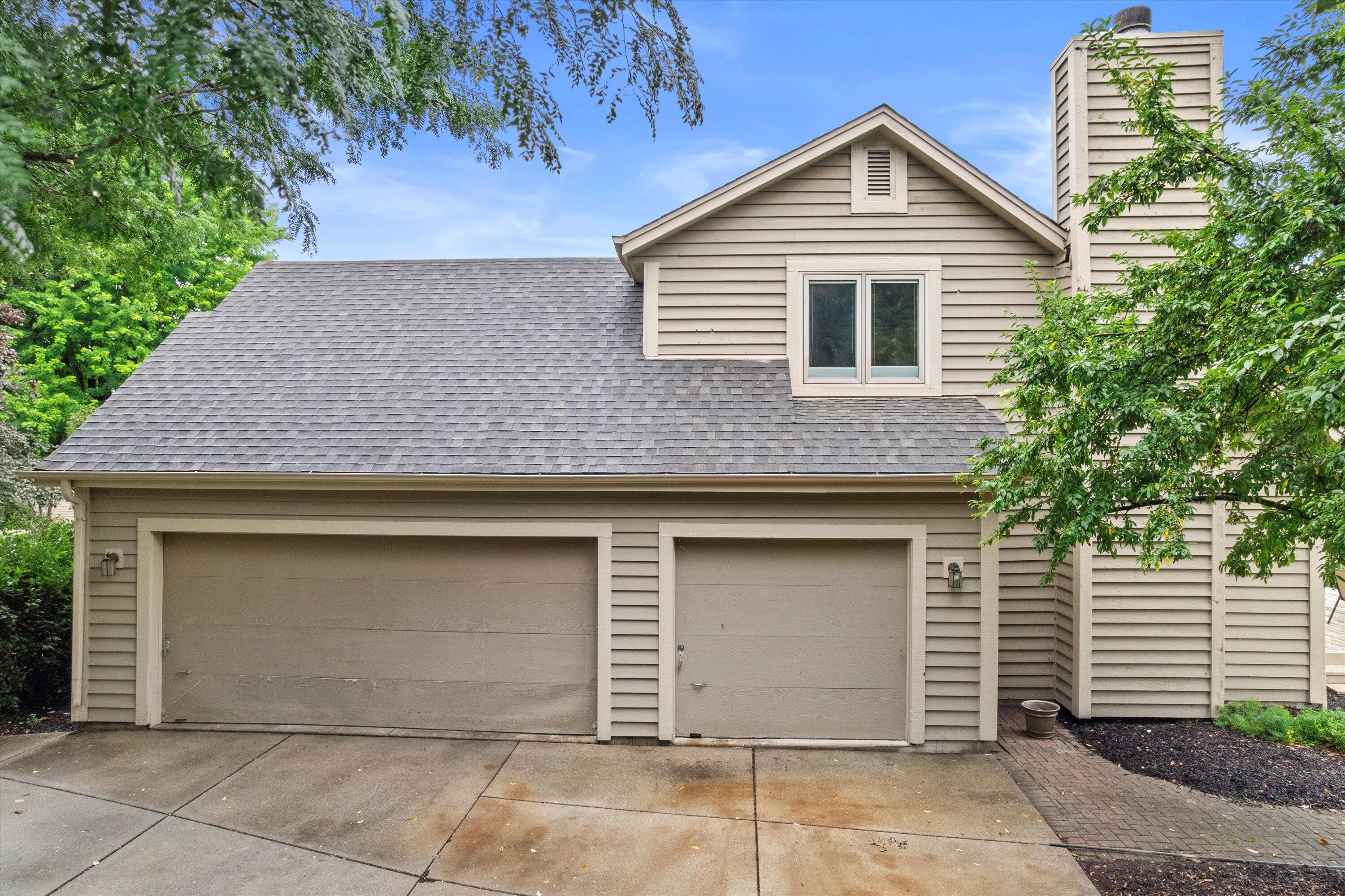 Wisconsin Lake Home for sale (MLS#: 1929420) at 2600  Whitby Ct, in Waukesha, Wisconsin. (31 of 48)