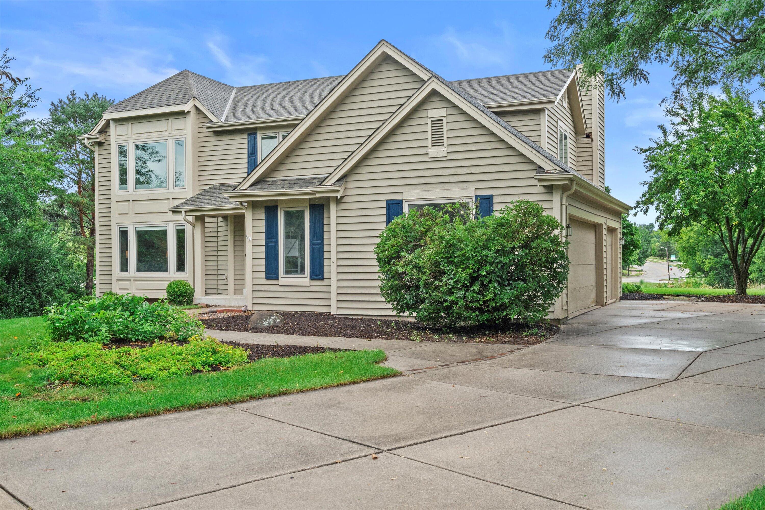 Wisconsin Lake Home for sale (MLS#: 1929420) at 2600  Whitby Ct, in Waukesha, Wisconsin. (33 of 48)