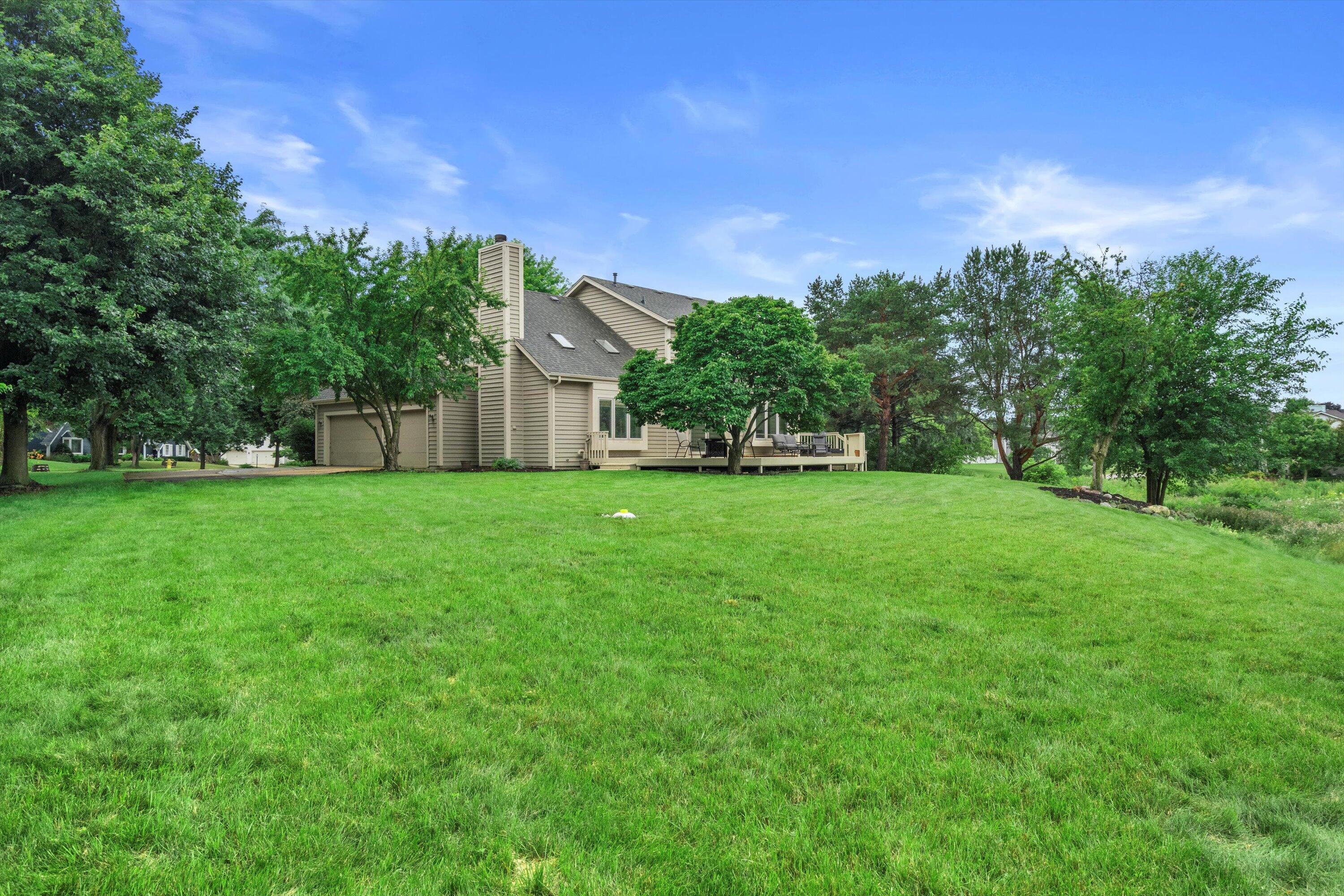Wisconsin Lake Home for sale (MLS#: 1929420) at 2600  Whitby Ct, in Waukesha, Wisconsin. (35 of 48)