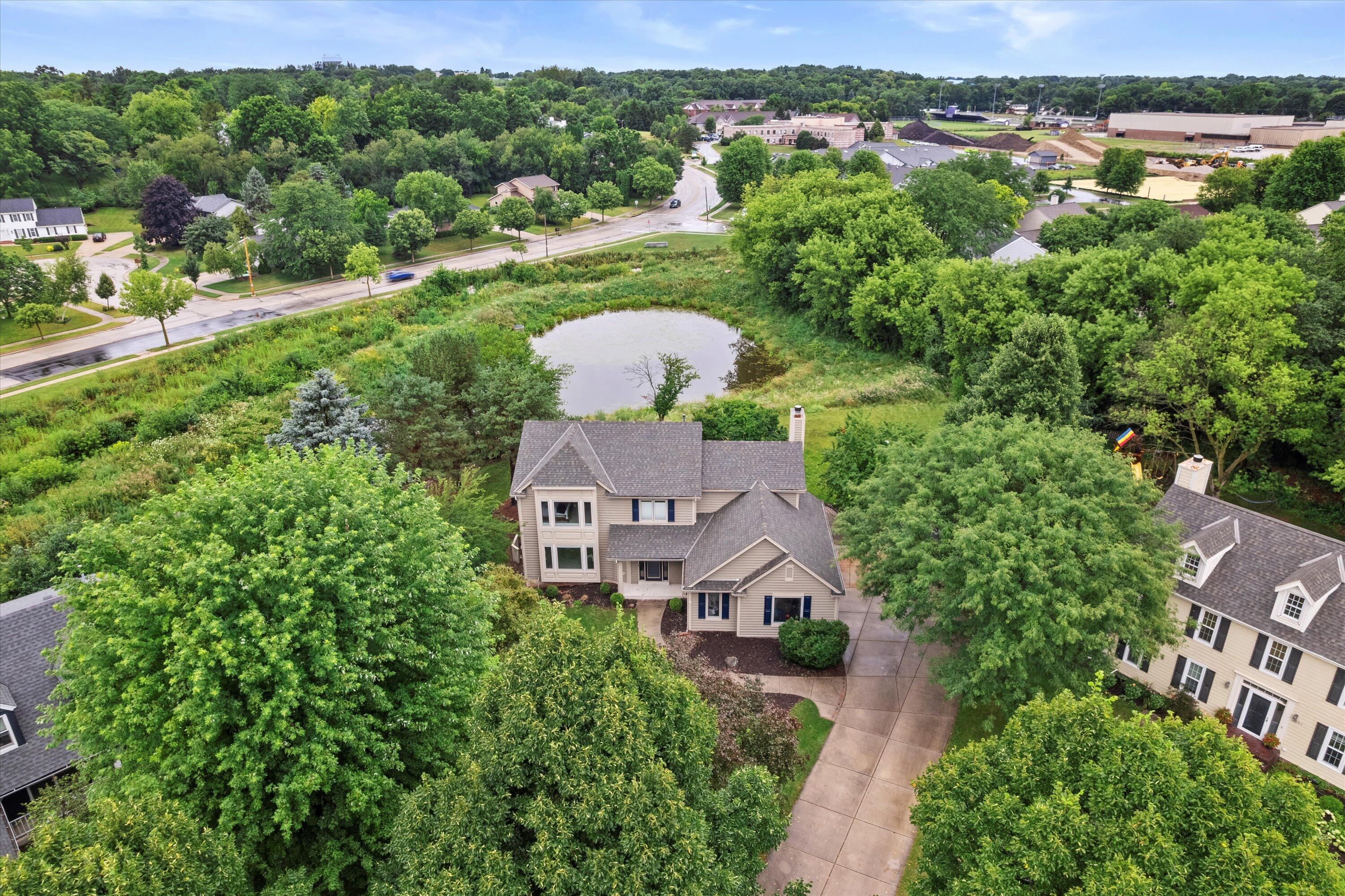 Wisconsin Lake Home for sale (MLS#: 1929420) at 2600  Whitby Ct, in Waukesha, Wisconsin. (43 of 48)