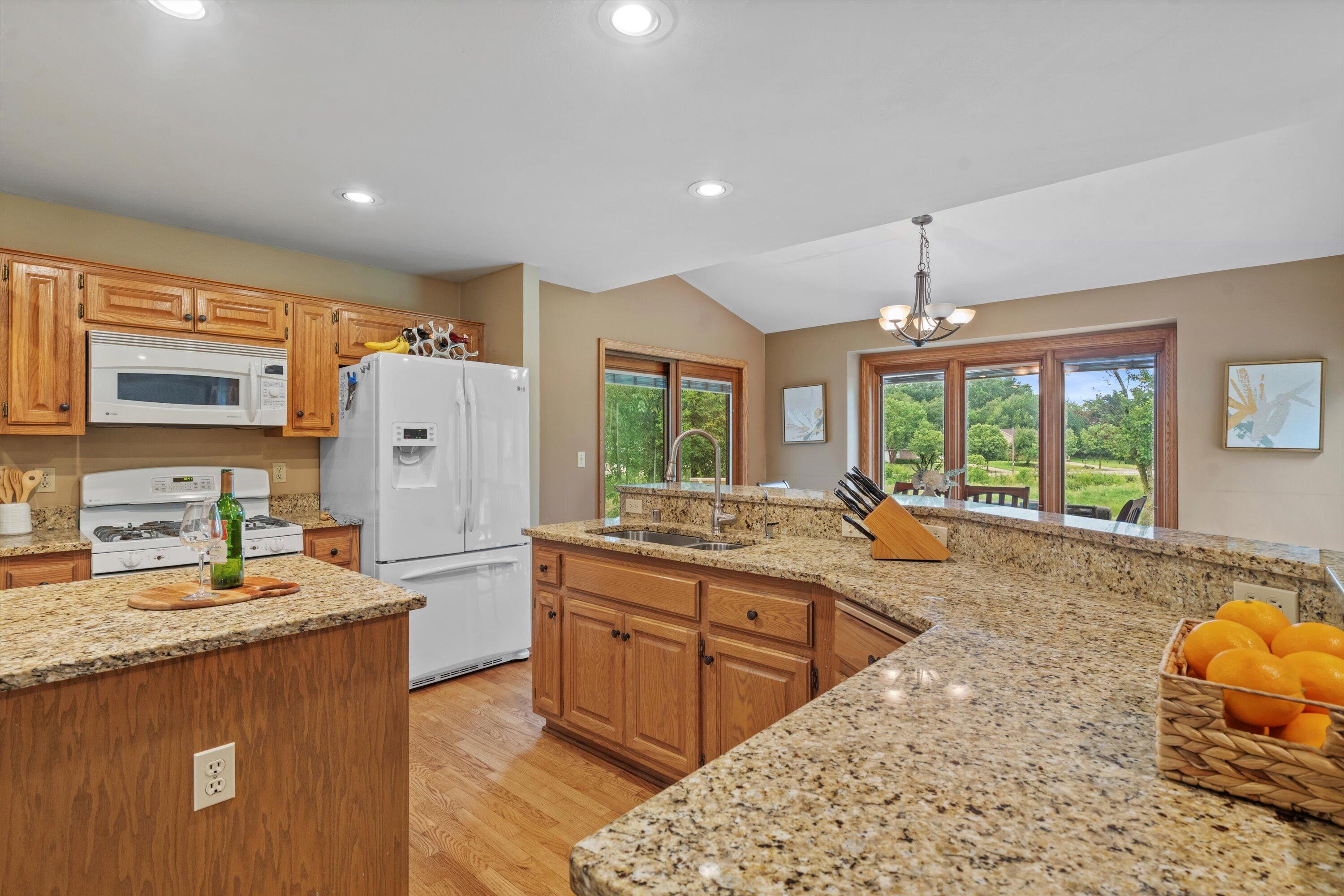 Wisconsin Lake Home for sale (MLS#: 1929420) at 2600  Whitby Ct, in Waukesha, Wisconsin. (9 of 48)