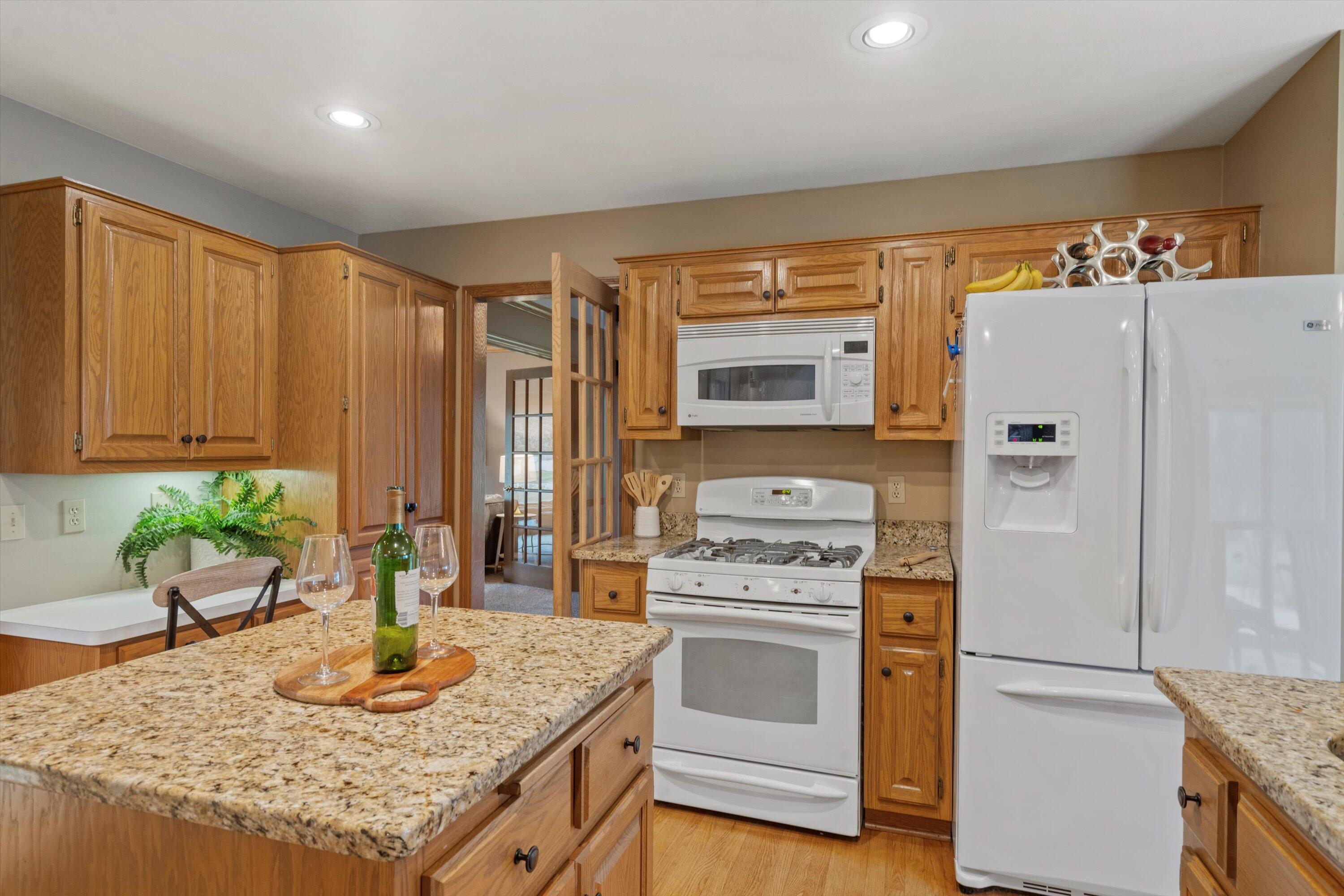 Wisconsin Lake Home for sale (MLS#: 1929420) at 2600  Whitby Ct, in Waukesha, Wisconsin. (10 of 48)